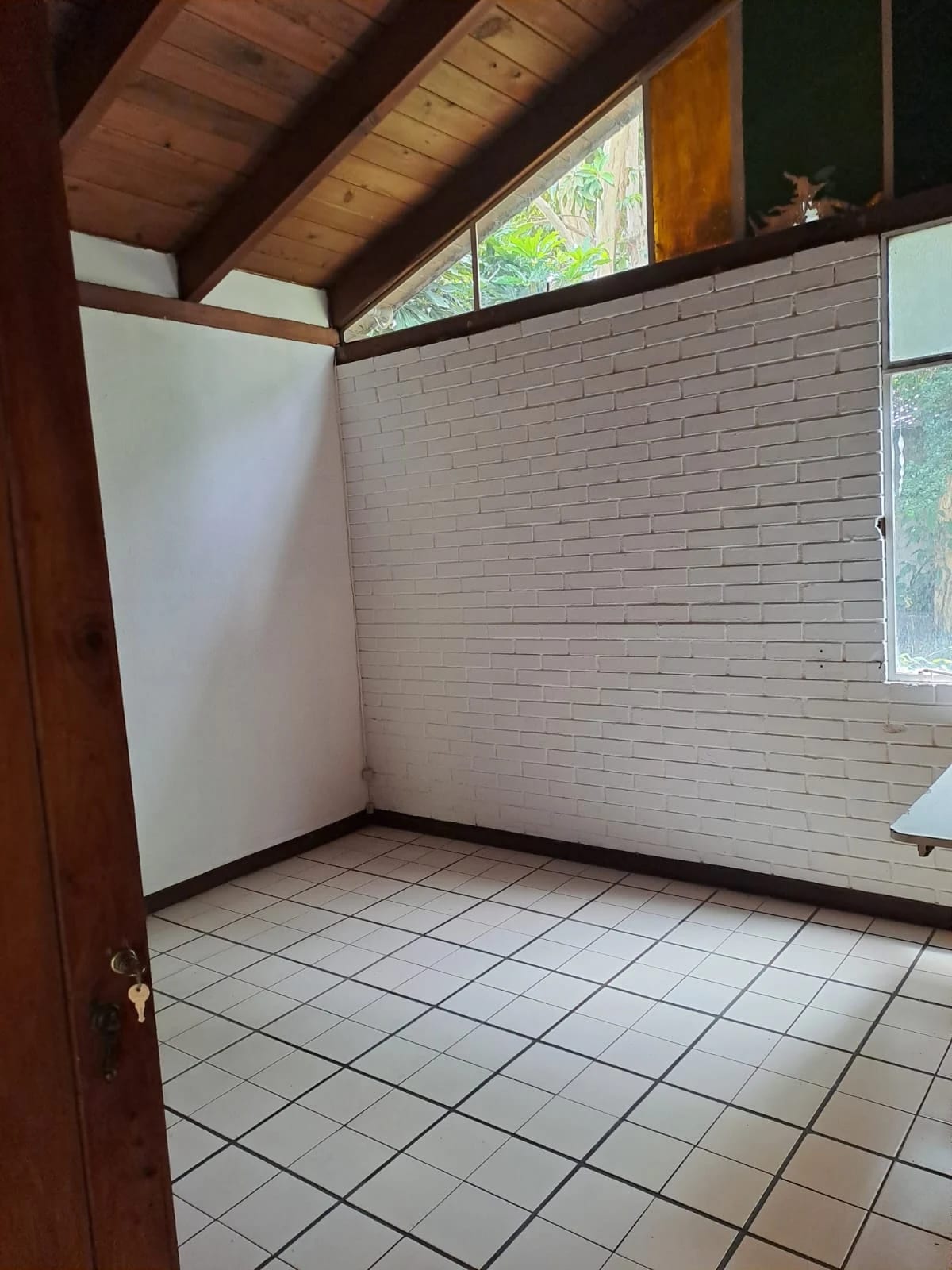 CASA EN ALQUILER EN INTERIOR VECINA A PLAZUELA ESPAÑA ZONA 9 — Casa en Alquiler en Zona 9, Guatemala, Ciudad — foto 8 de 17