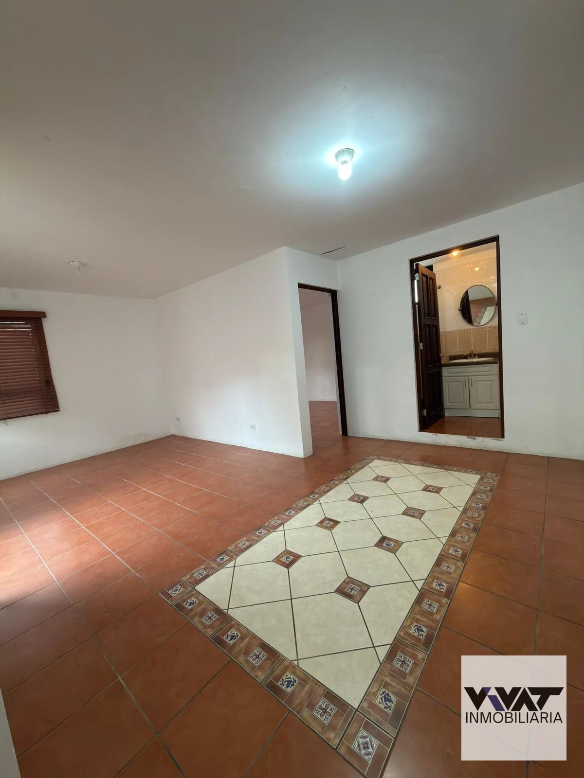 Casa En Renta en Pinares de San Cristóbal, zona 8 de Mixco — Casa en Alquiler en Pinares de San Cristobal, Zona 8 Mixco, Guatemala, Ciudad — foto 4 de 11