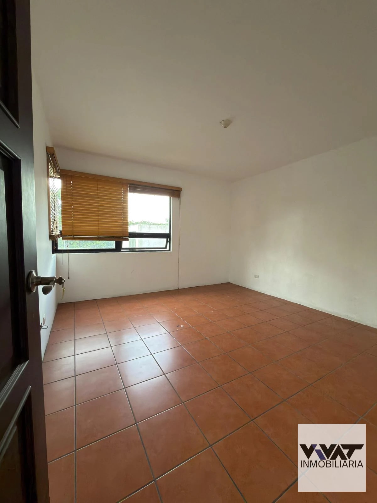Casa En Renta en Pinares de San Cristóbal, zona 8 de Mixco — Casa en Alquiler en Pinares de San Cristobal, Zona 8 Mixco, Guatemala, Ciudad — foto 7 de 11