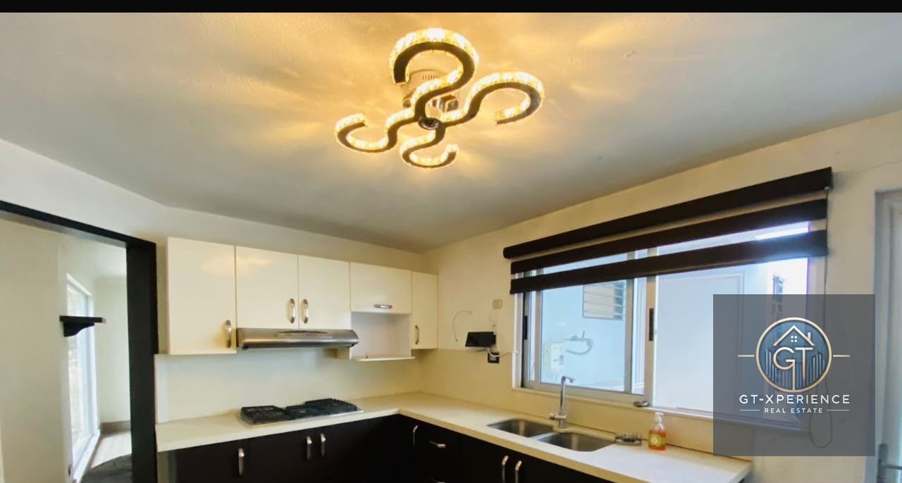 Linda y amplia casa en Condominio Windsor zona 8 San Cristobal — Casa en Venta en Zona 8 Mixco, Guatemala, Ciudad — foto 6 de 12