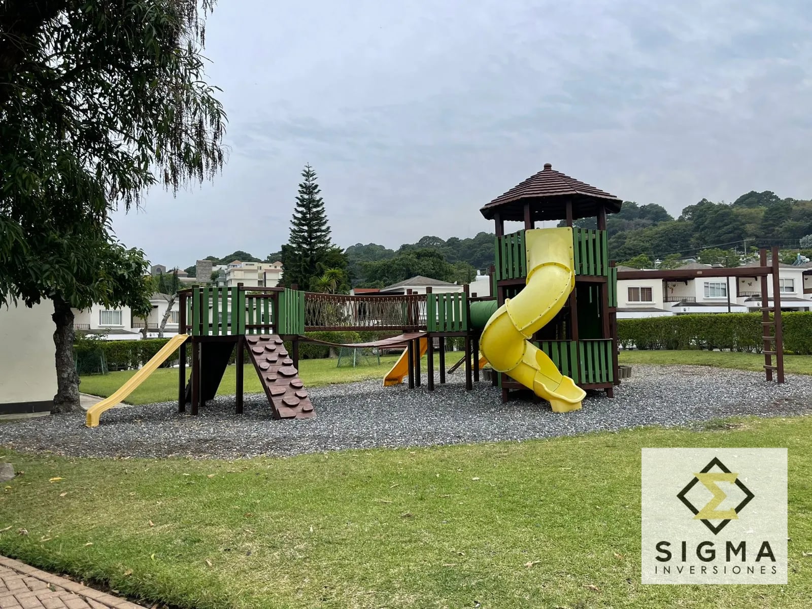 EN VENTA: Preciosa casa en Zona 7 Mixco, Las Luces del Encinal — Casa en Venta en Zona 7 Mixco, Guatemala, Ciudad — foto 11 de 15