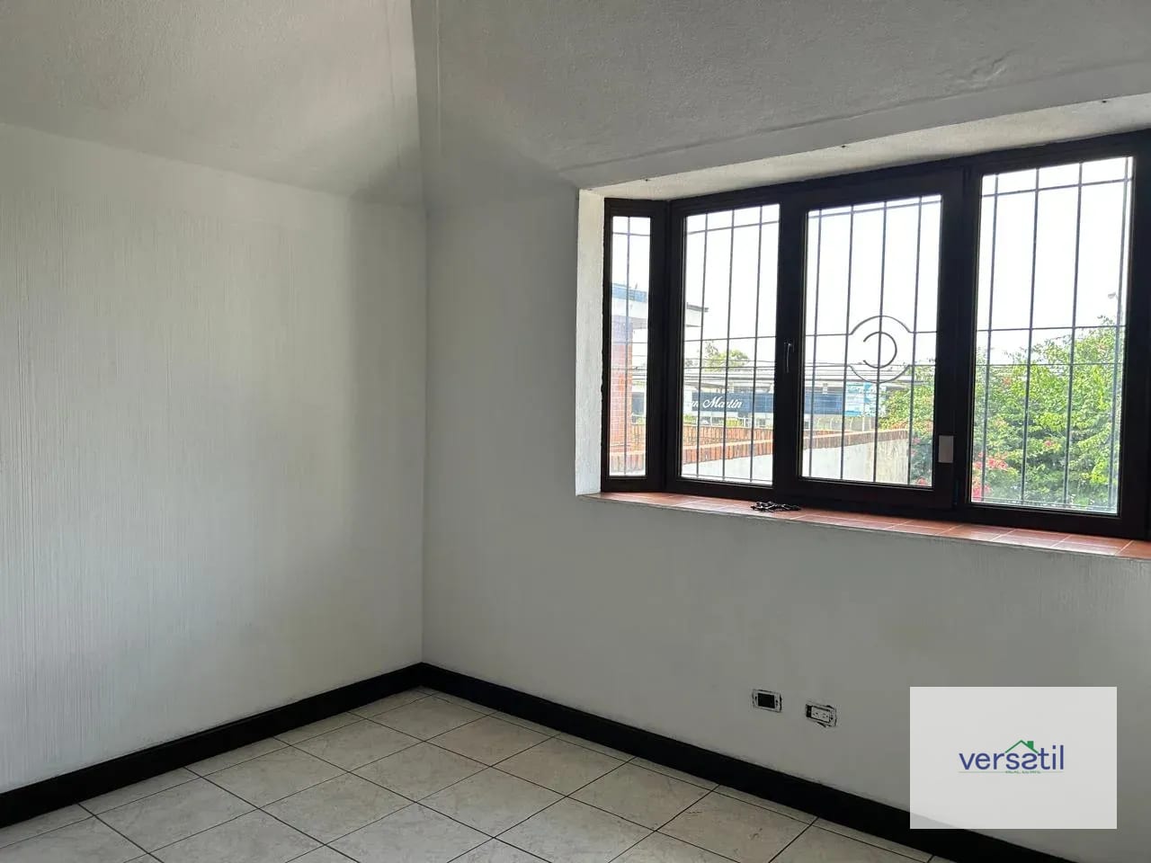 AMPLIA CASA EN ALQUILER ZONA 16, CAYALÁ — Casa en Alquiler en Jacarandas de Cayalá, Zona 16, Guatemala, Ciudad — foto 7 de 15