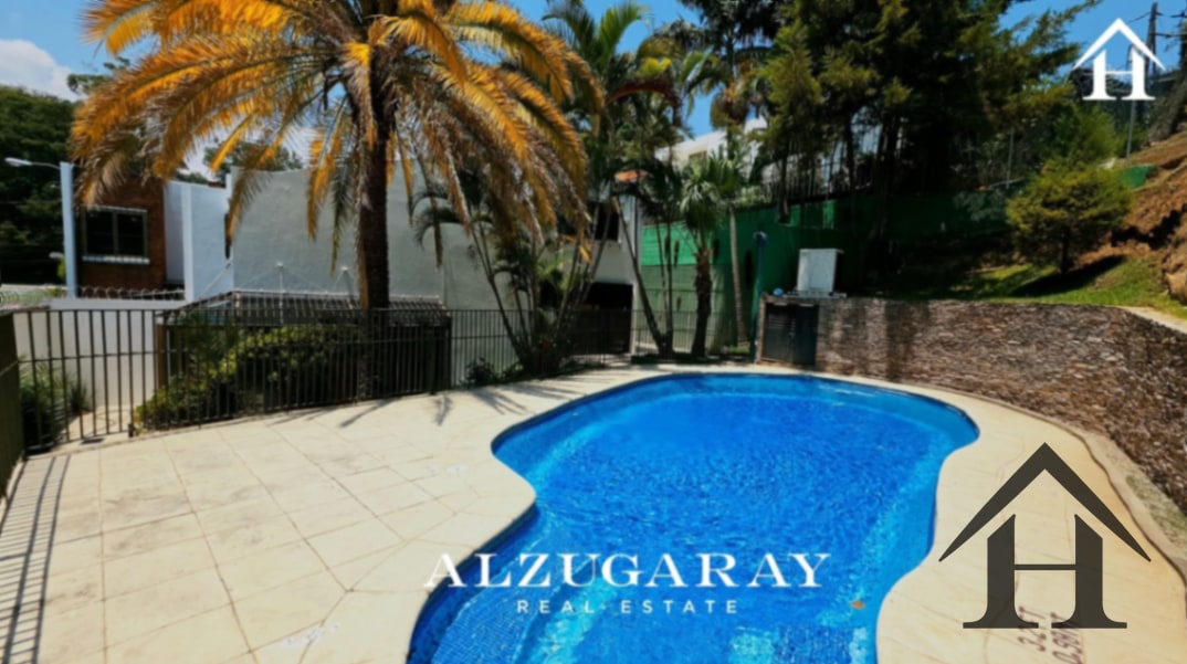 Casa con jardín y piscina condominio zona 10 — Casa en Venta en Zona 10, Guatemala, Ciudad — foto 8 de 10