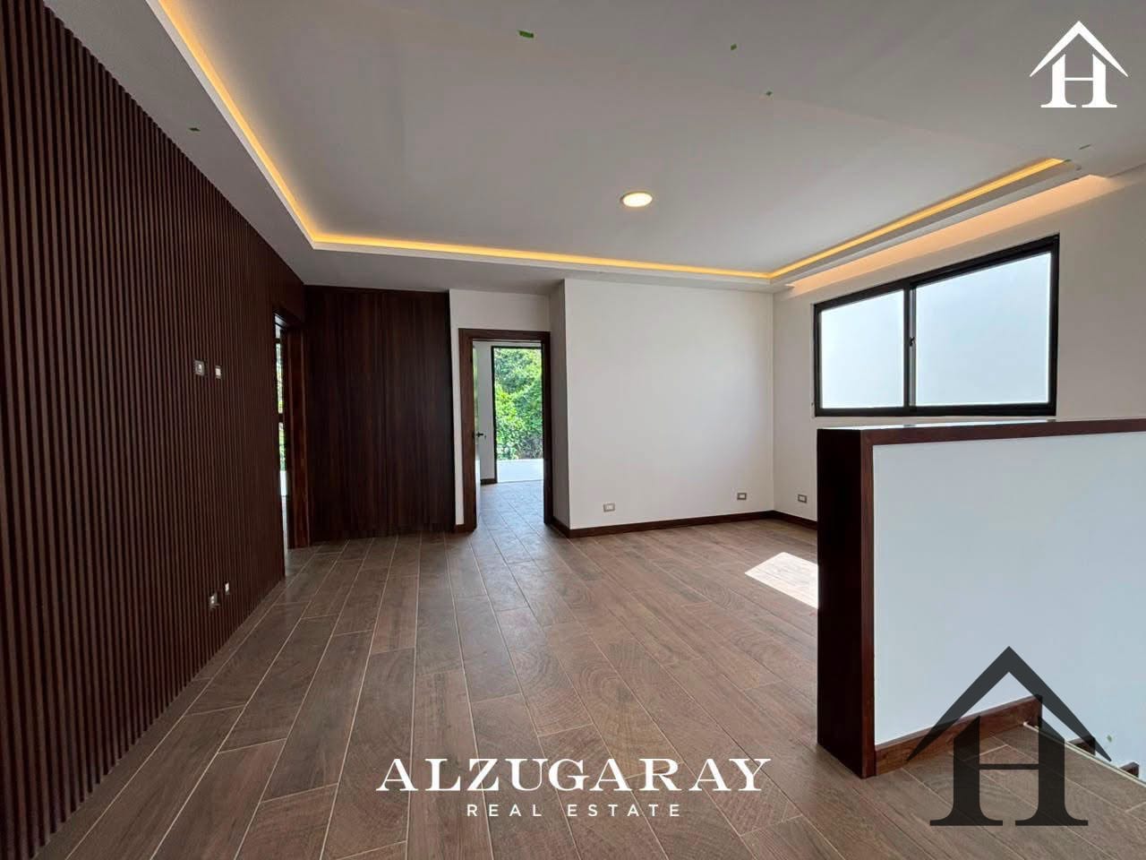 Casa moderna Carr. A Santa Elena Barillas Cond Diamantes de Gadiel — Casa en Venta en Carretera a El Salvador, Guatemala, Ciudad — foto 4 de 11