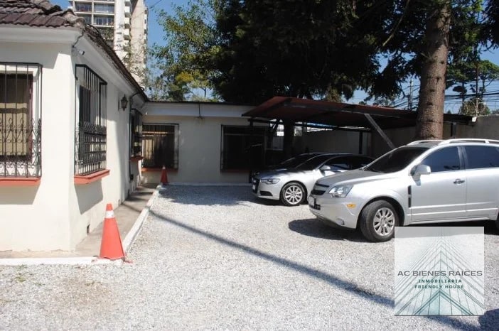 Casa con super ubicación para oficinas - 2