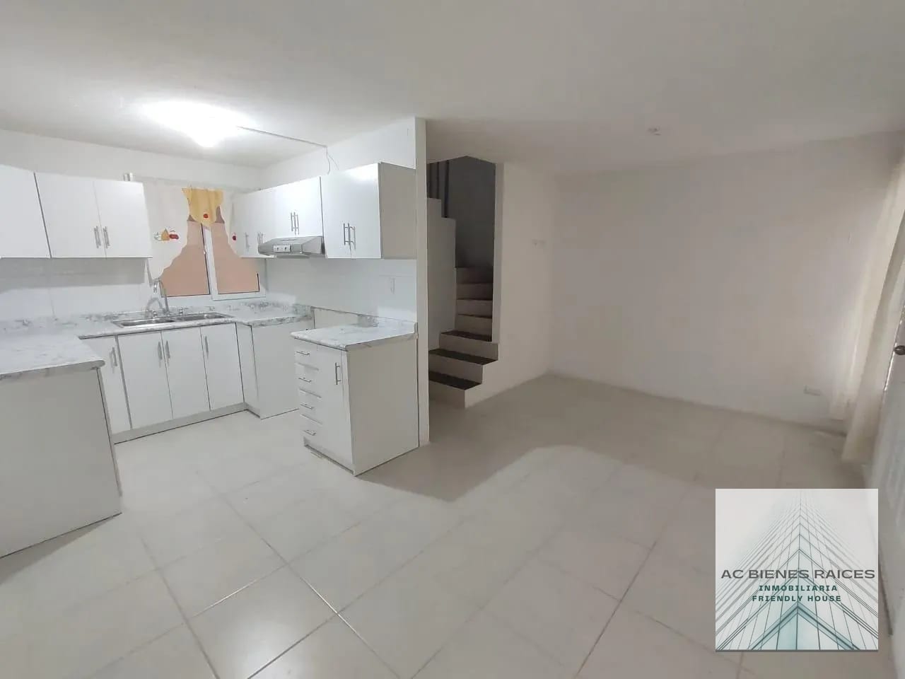 Casita en renta en Atanazio 3 zona 12 — Casa en Alquiler en Zona 12, Guatemala, Ciudad — foto 3 de 11