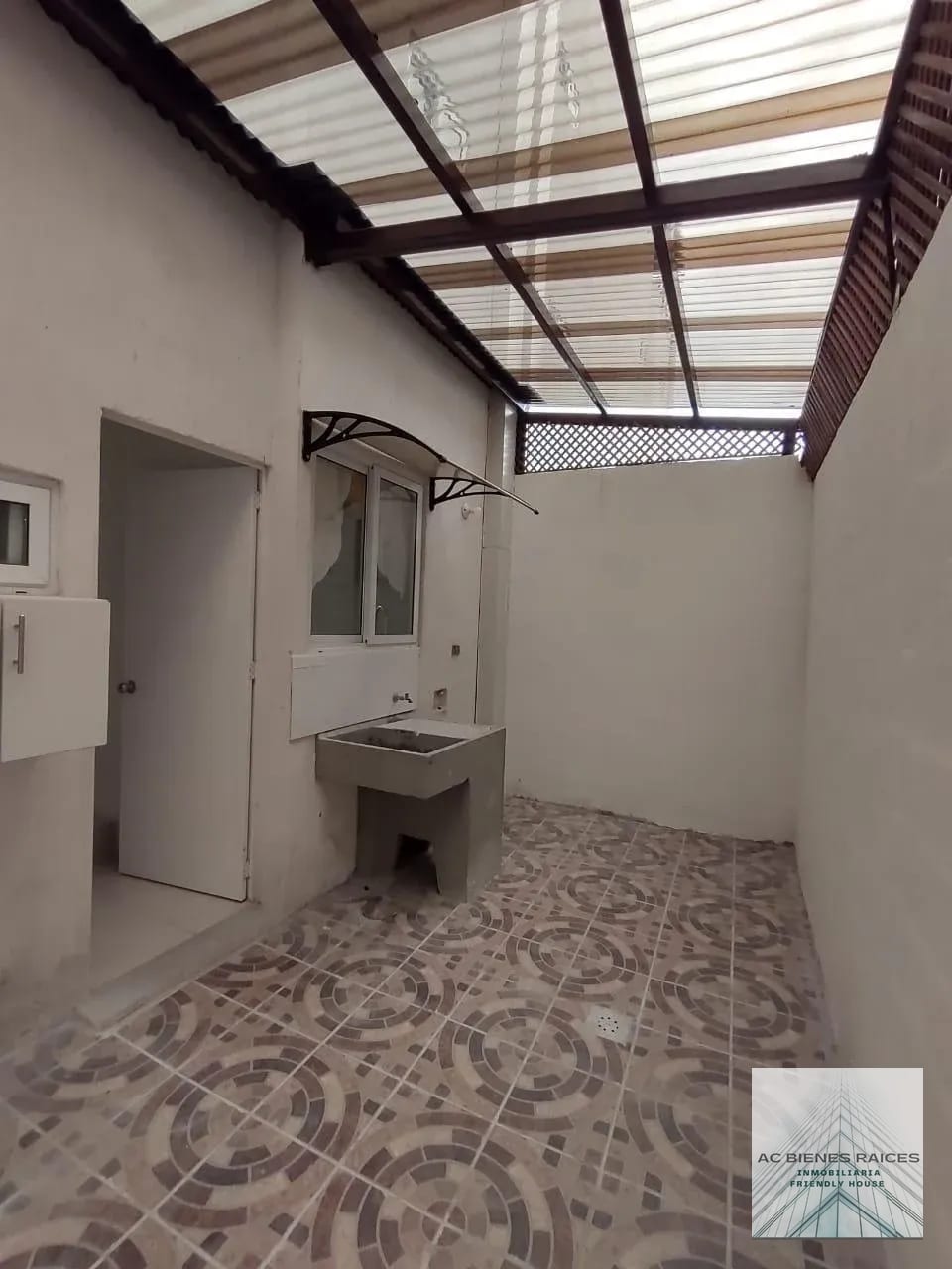 Casita en renta en Atanazio 3 zona 12 — Casa en Alquiler en Zona 12, Guatemala, Ciudad — foto 5 de 11
