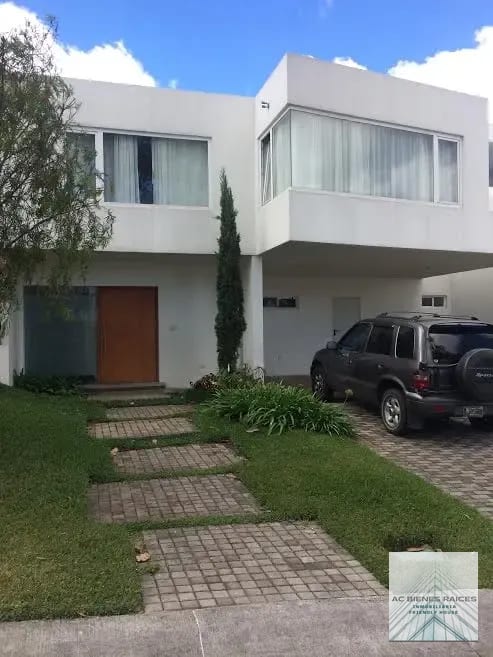 Renta Casa en Campos de San Isidro zona 16 — Casa en Alquiler en Campos de San Isidro, Zona 16, Guatemala, Ciudad — foto 1 de 12