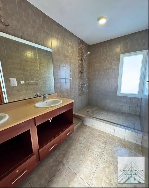 Renta Casa en Campos de San Isidro zona 16 — Casa en Alquiler en Campos de San Isidro, Zona 16, Guatemala, Ciudad — foto 10 de 12