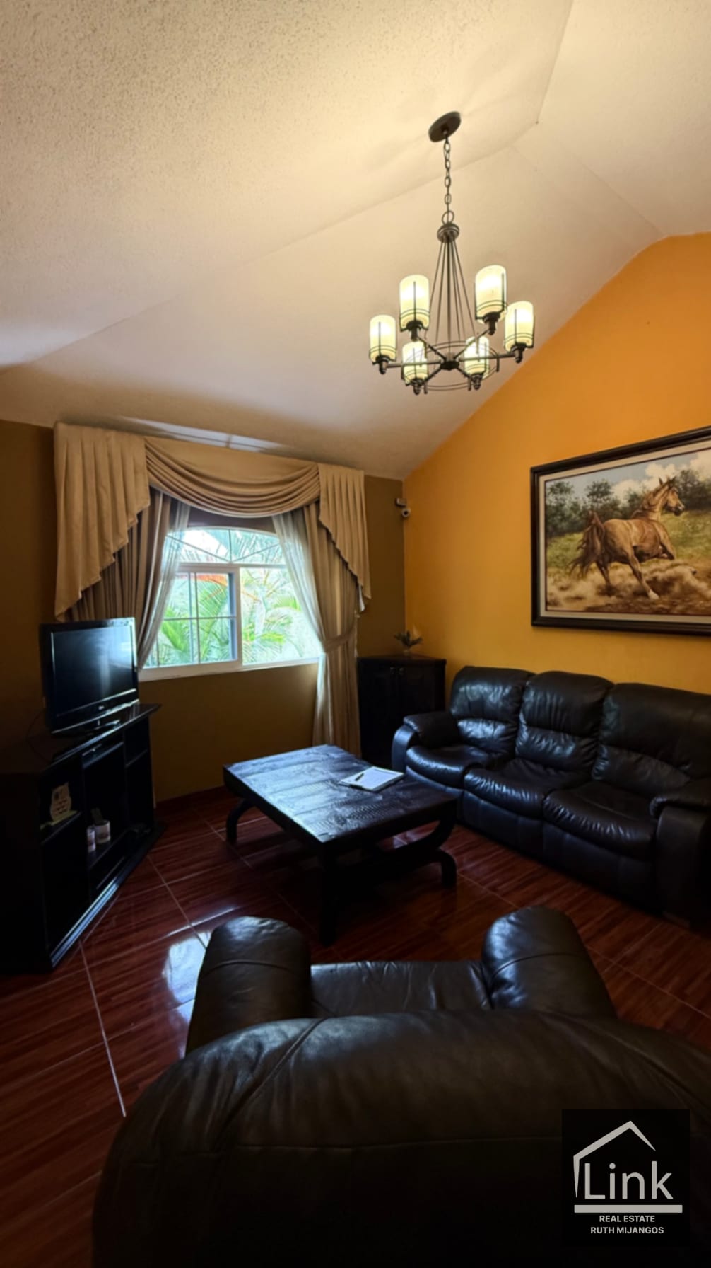 Preciosa Casa en Venta zona 8 de Mixco Condominio VISTA AL VALLE ORIENTE — Casa en Venta en Pinares de San Cristobal, Zona 8 Mixco, Guatemala, Ciudad — foto 14 de 14
