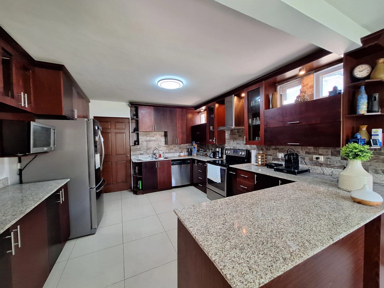 🏡 Casa en Venta en La Fontana 1, Km 25.5 – Carretera a El Salvador — Casa en Venta en La Fontana I, Carretera a El Salvador, Guatemala, Ciudad — foto 5 de 16