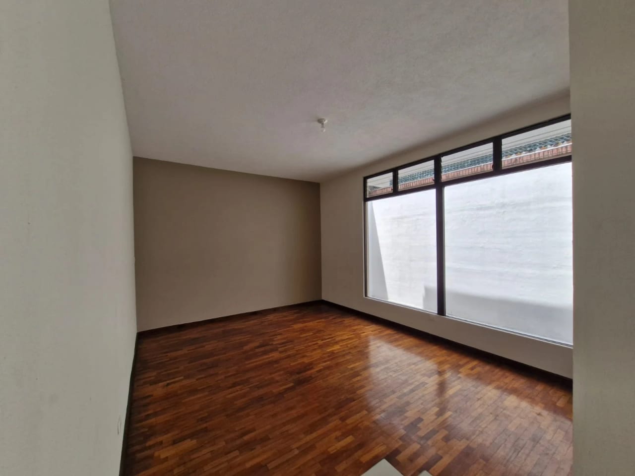 4 Casas en Alquiler, Ave. Hincapié zona 13 — Casa en Alquiler en Zona 13, Guatemala, Ciudad — foto 6 de 7