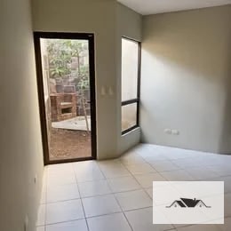 Ganga! En Venta Townhouse en Los Manantiales Km. 19.3 Carretera a San Jose PINULA — Casa en Venta en Los Manantiales, Carretera a El Salvador, Guatemala, Ciudad — foto 9 de 10