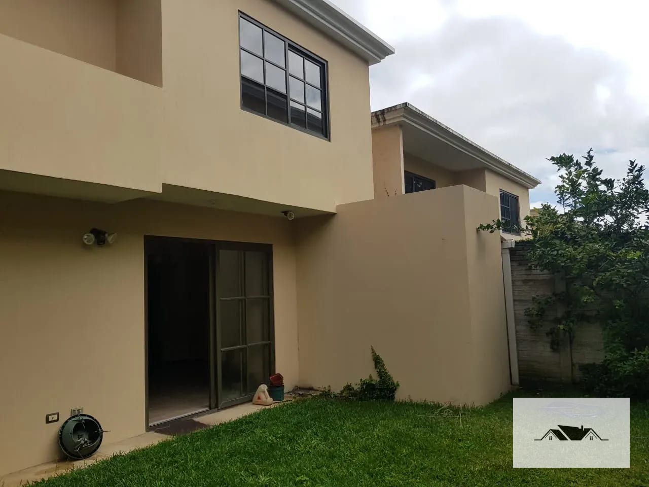 En Venta Casa Zona 16, Condominio Villas Suiza VH4 — Casa en Venta en Zona 16, Guatemala, Ciudad — foto 2 de 6