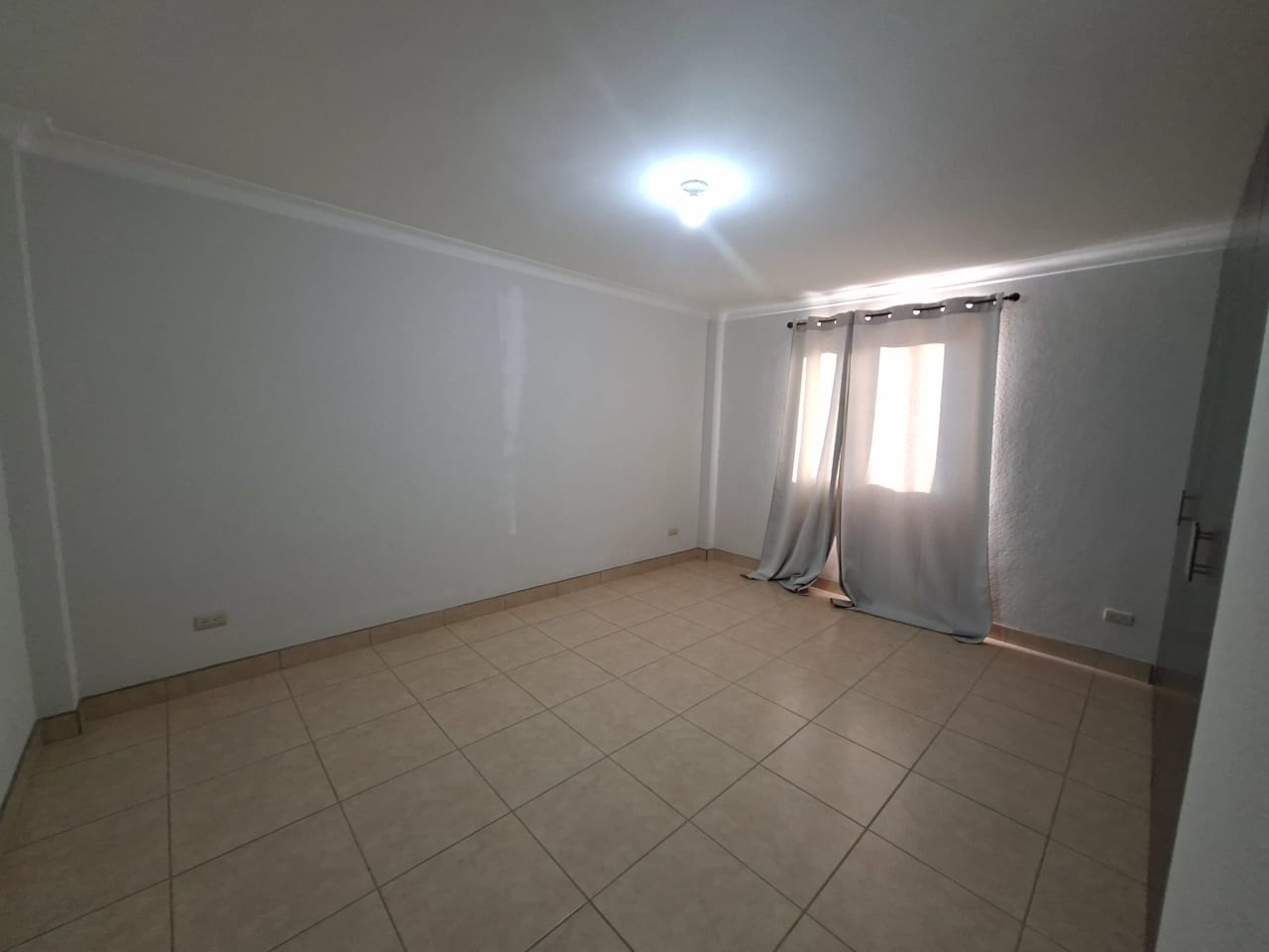Casa en Venta en Prados de San Cristobal Zona 8 de Mixco — Casa en Venta en Prados de San Cristóbal, Zona 8 Mixco, Guatemala, Ciudad — foto 9 de 16