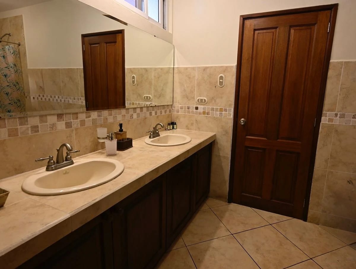 Casa en Condominio Entre Bosques Km 18 CAES (cerca de Sporta) - en Venta — Casa en Venta en Carretera a El Salvador, Guatemala, Ciudad — foto 13 de 17