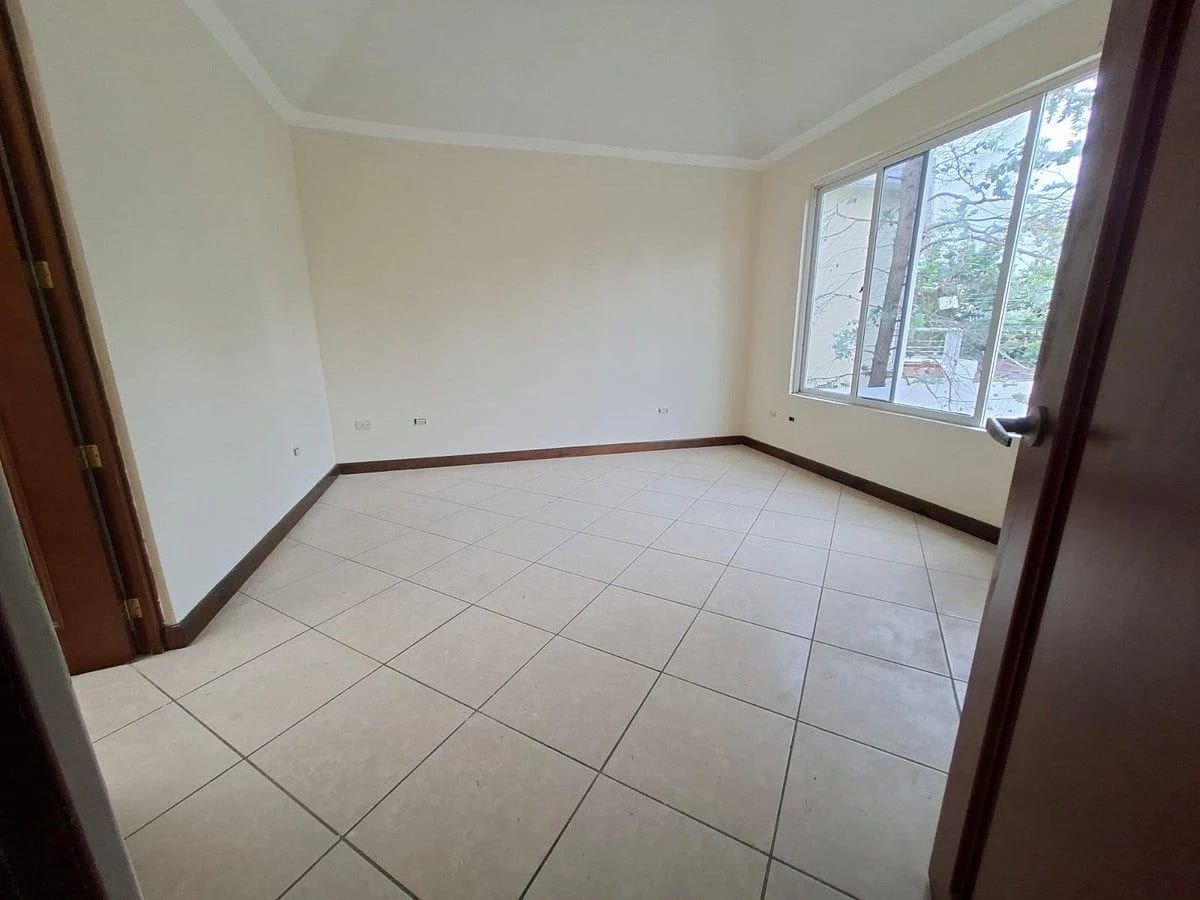 Casa en condominio con doble garita, Km 21.5 CAES - en Venta — Casa en Venta en km 21-25, Carretera a El Salvador, Guatemala, Ciudad — foto 13 de 17