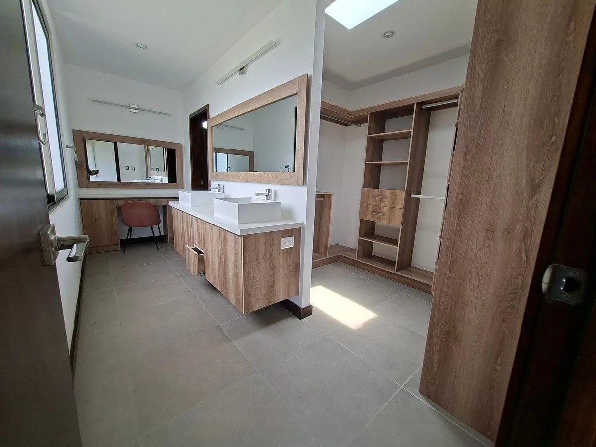 Casa en venta en Santuaria Muxbal, Km 14.5 Carretera a El Salvador — Casa en Venta en Santa Catarina Pinula, Guatemala, Ciudad — foto 9 de 16