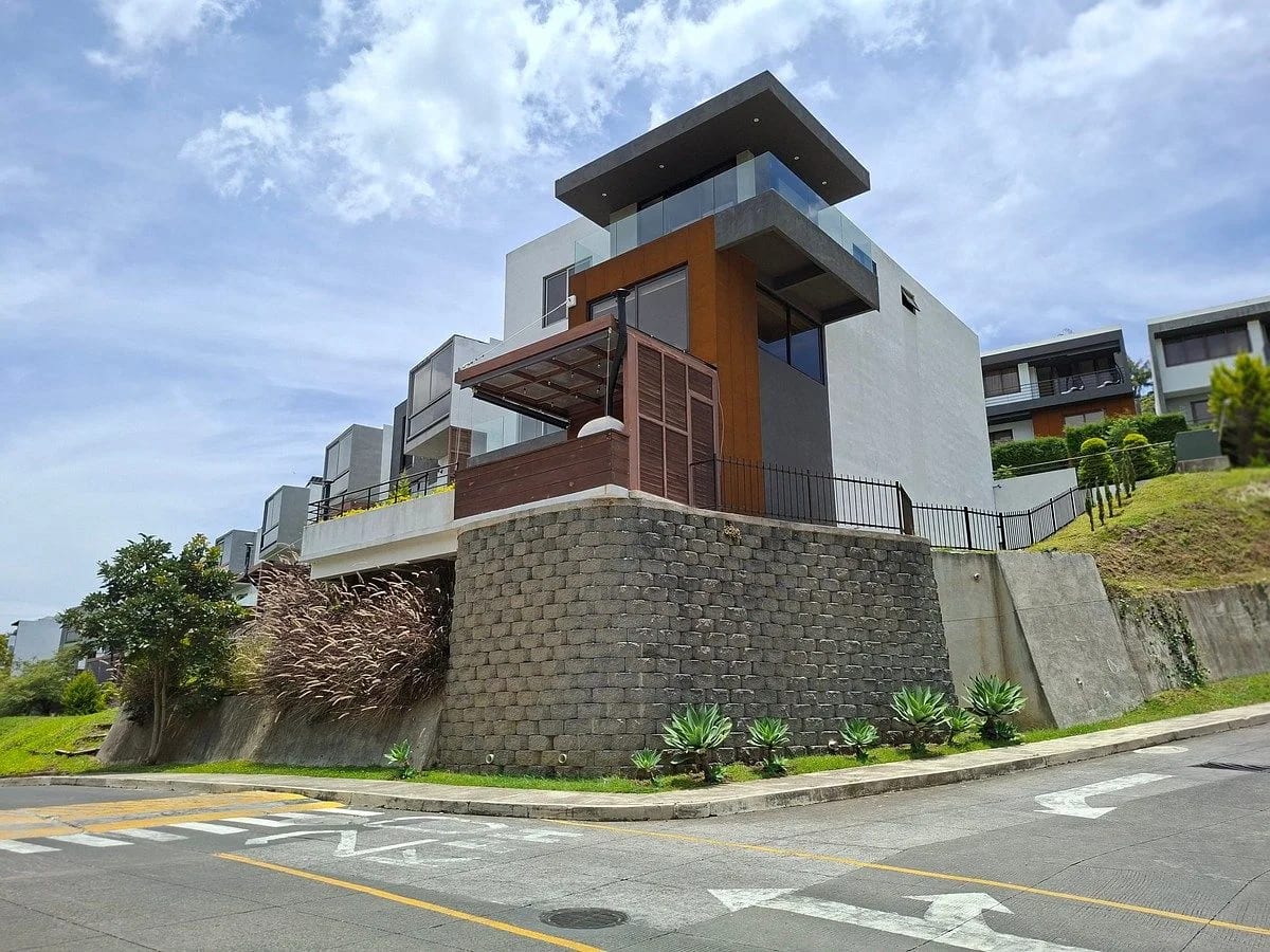 Casa en venta en Santuaria Muxbal, Km 14.5 Carretera a El Salvador — Casa en Venta en Santa Catarina Pinula, Guatemala, Ciudad — foto 1 de 16