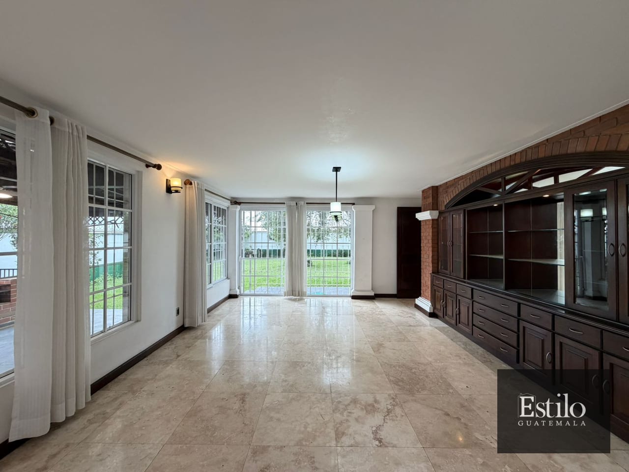 PRECIOSA CASA EN RENTA ZONA 16 — Casa en Alquiler en Zona 16, Guatemala, Ciudad — foto 12 de 17
