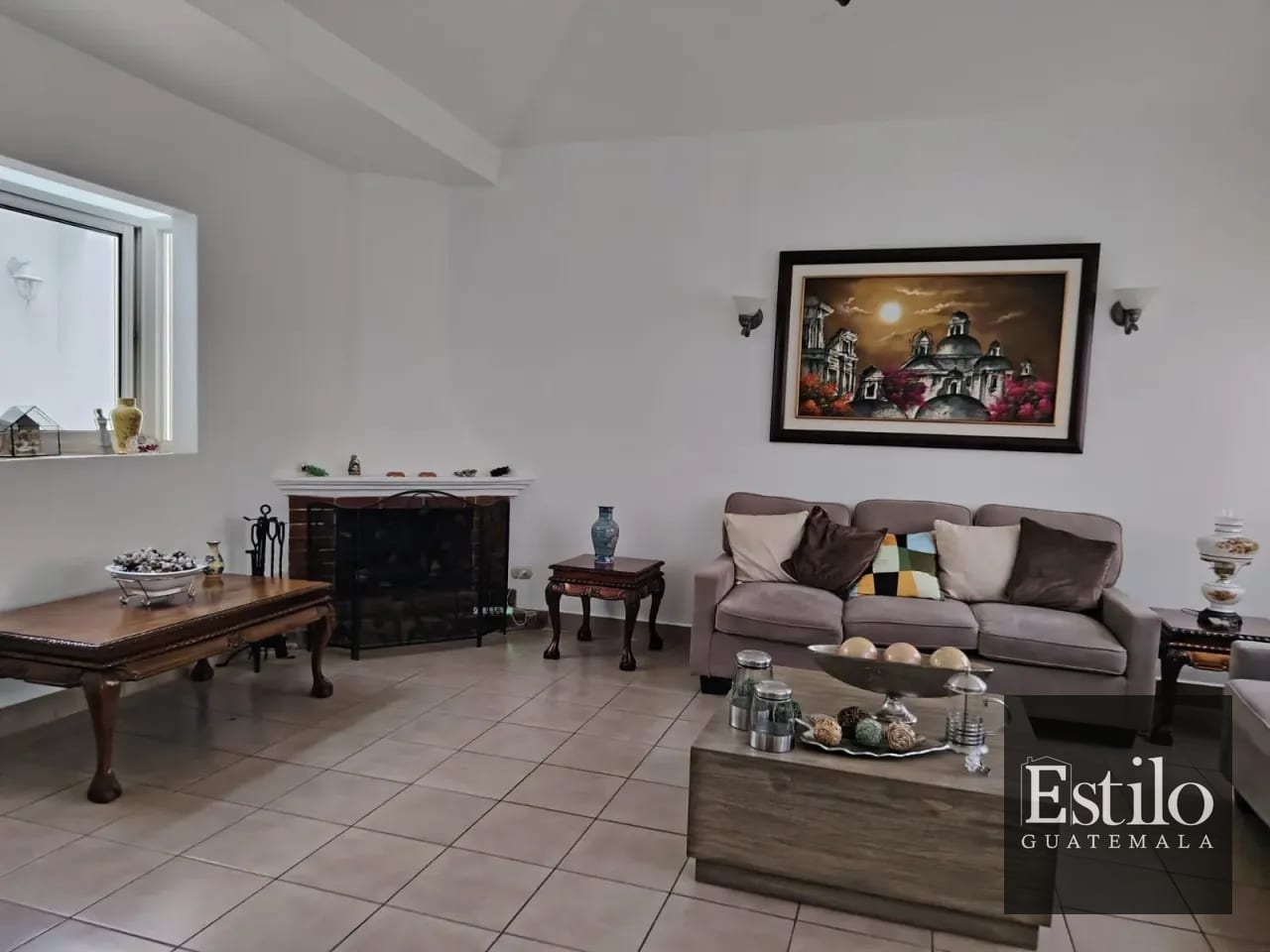 Preciosa Casa con Jardín CAES — Casa en Venta en Carretera a El Salvador, Guatemala, Ciudad — foto 4 de 12