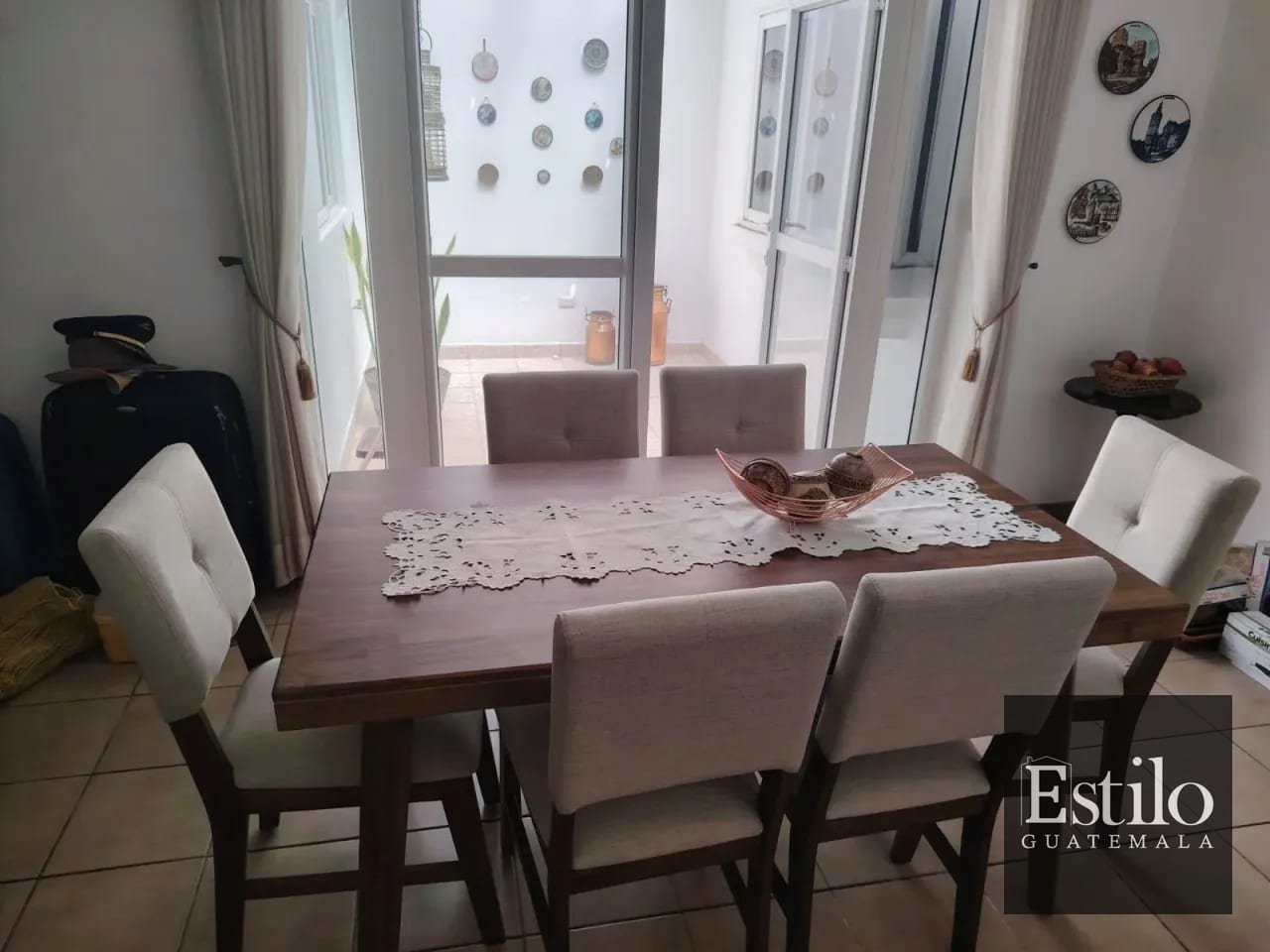 Preciosa Casa con Jardín CAES — Casa en Venta en Carretera a El Salvador, Guatemala, Ciudad — foto 6 de 12