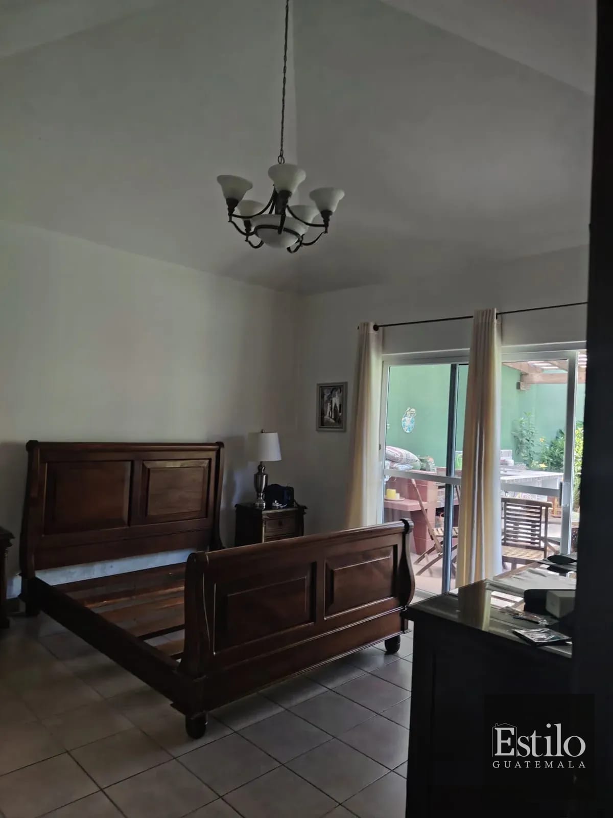 Preciosa Casa con Jardín CAES — Casa en Venta en Carretera a El Salvador, Guatemala, Ciudad — foto 7 de 12