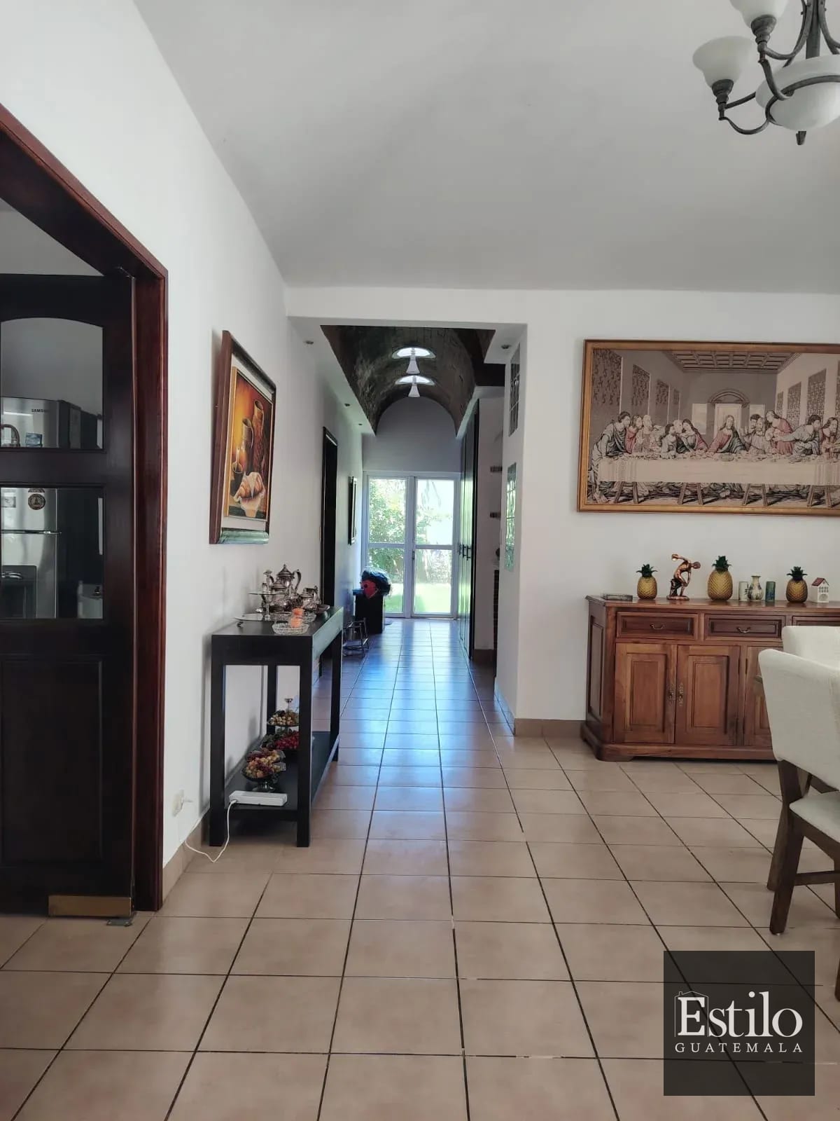 Preciosa Casa con Jardín CAES — Casa en Venta en Carretera a El Salvador, Guatemala, Ciudad — foto 8 de 12