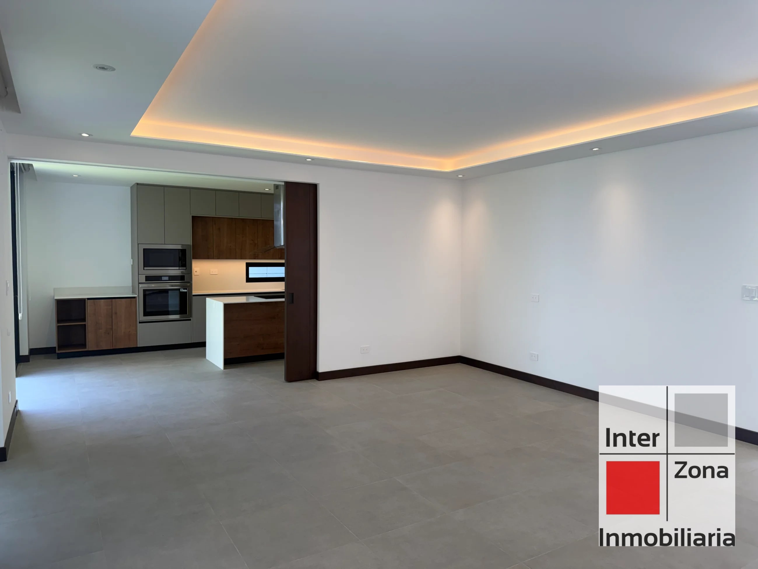 Casa en Molié, con elevador privado+panel solar. US$3,499 Junio 2026 - 12