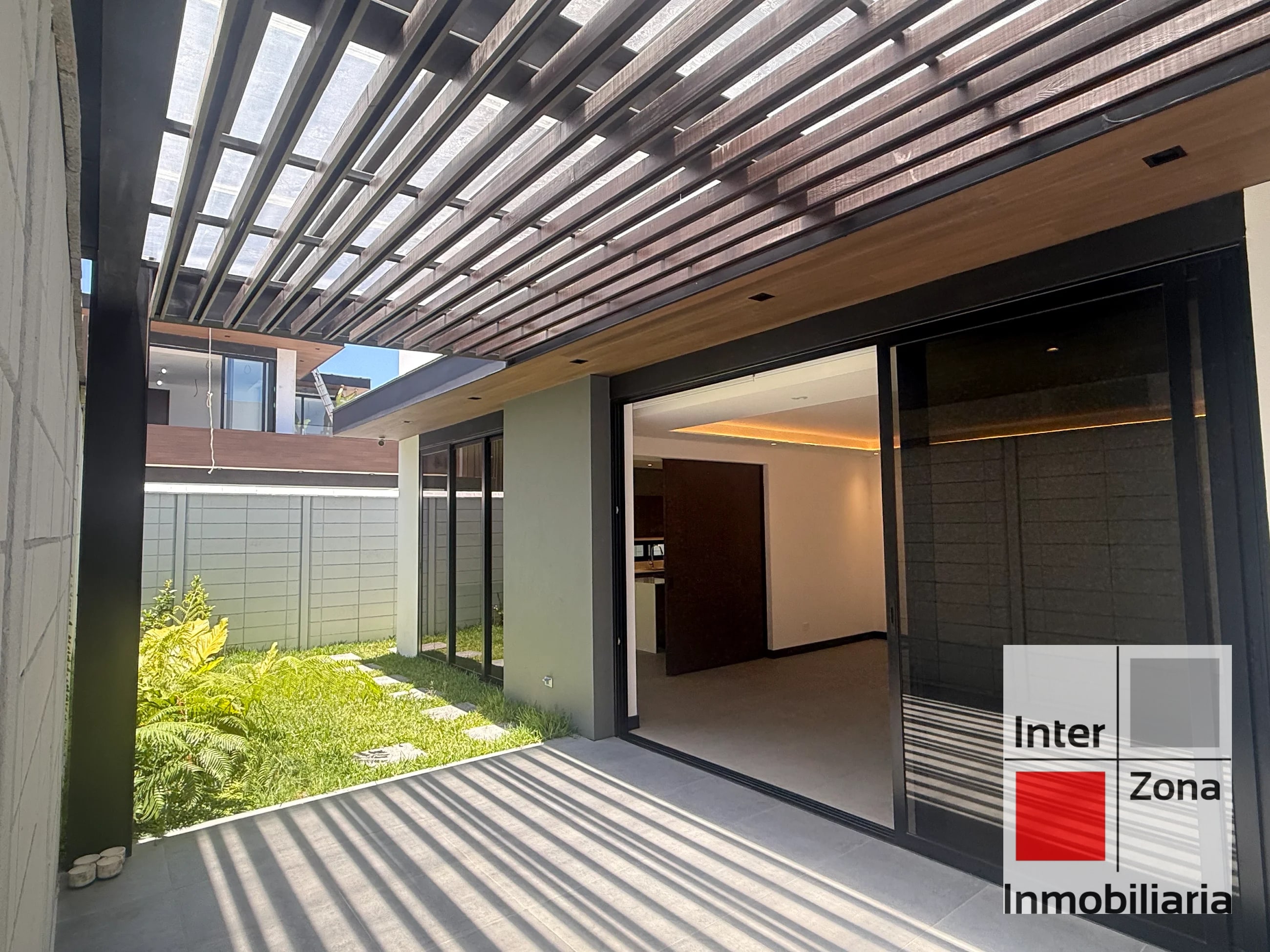 Casa en Molié, con elevador privado+panel solar. US$3,499 Junio 2026 - 4