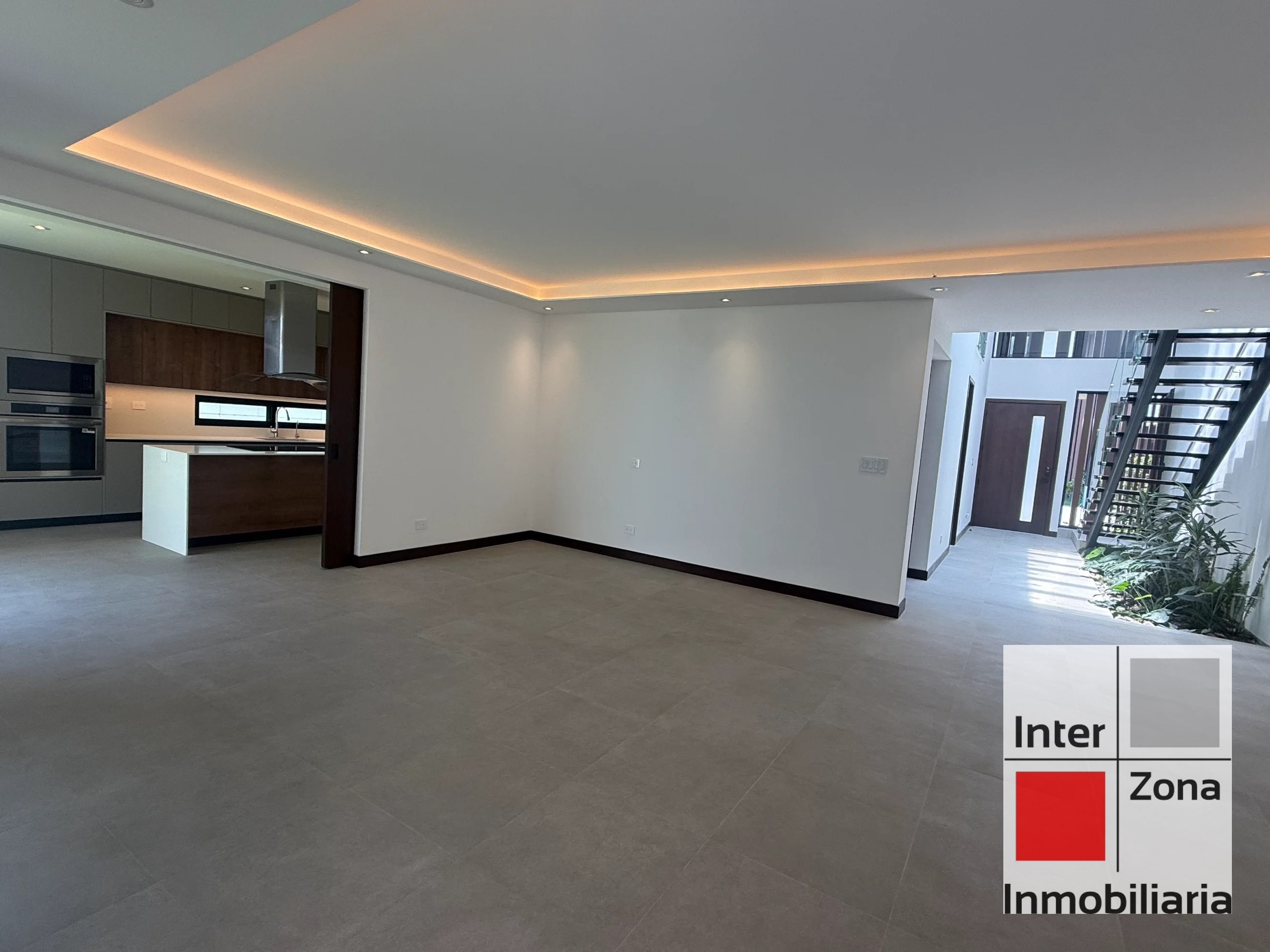 Casa en Molié, con elevador privado+panel solar. US$3,499 Junio 2026 - 8