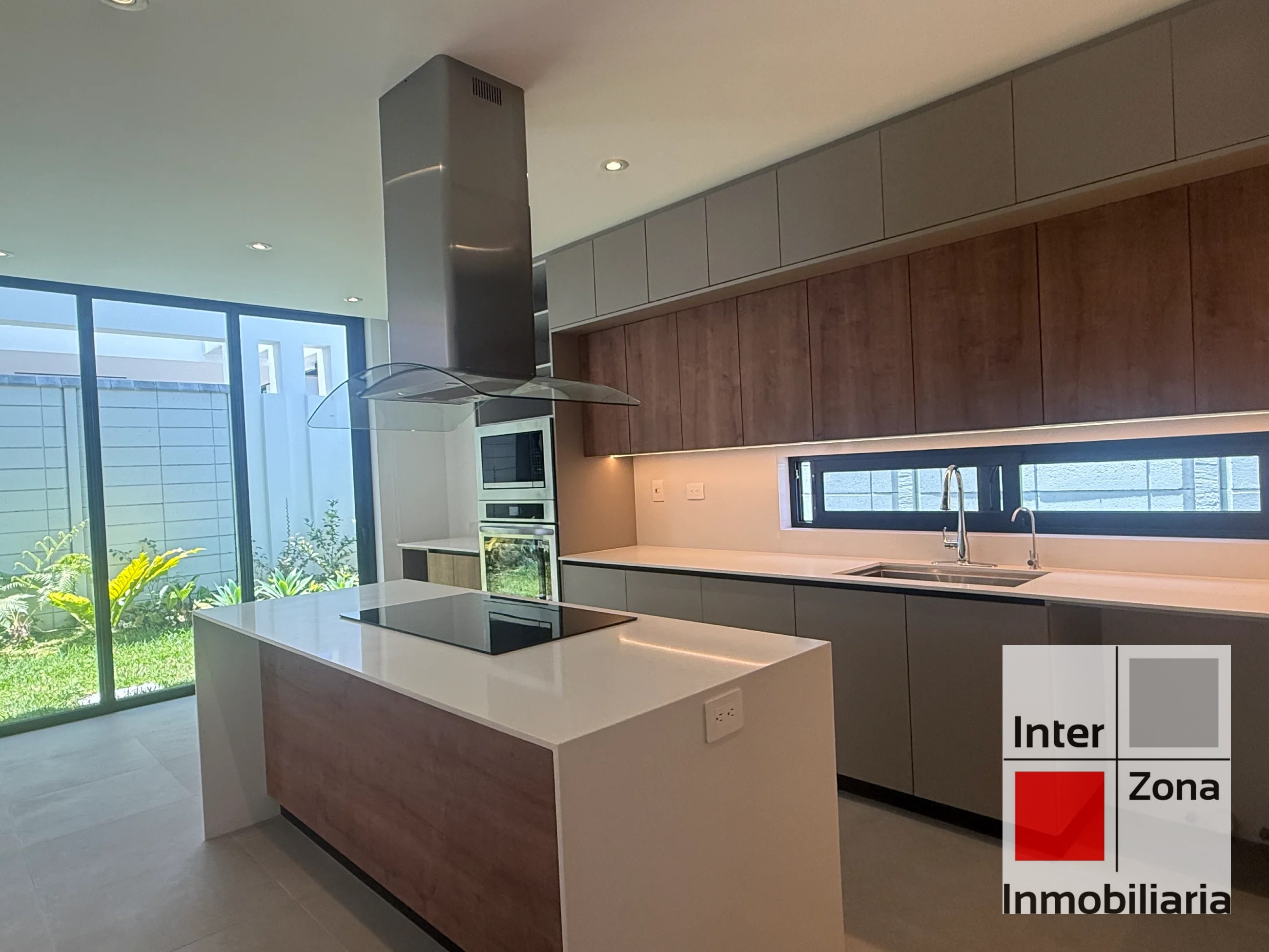 Casa en Molié, con elevador privado+panel solar. US$3,499 Junio 2026 - 17