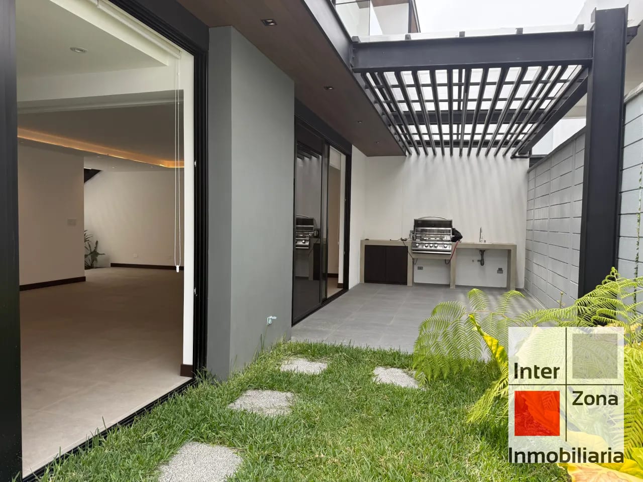 Casa en renta, Zona 10 — Casa en Alquiler en Zona 10, Guatemala, Ciudad — foto 1 de 17
