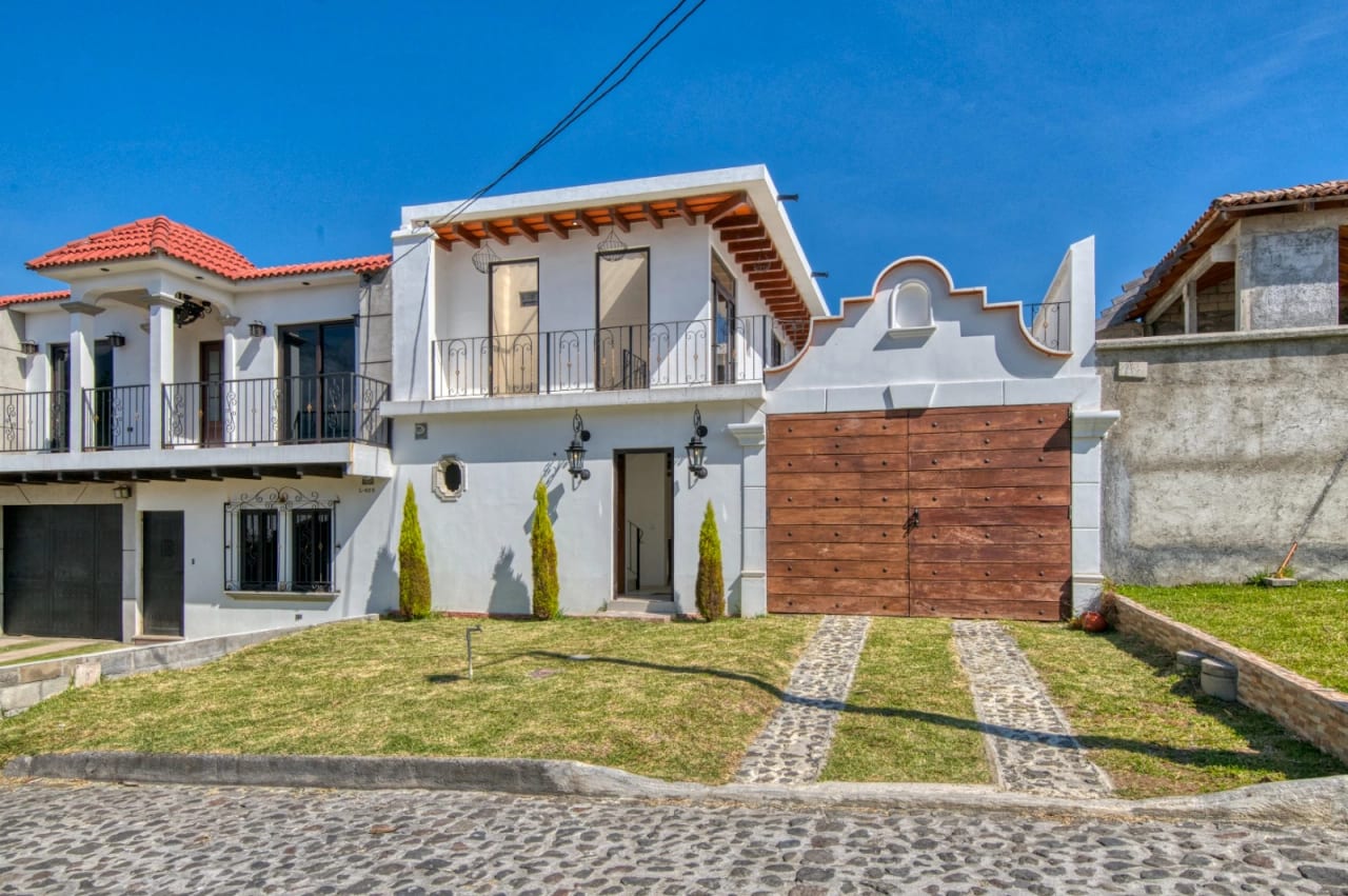 Villa San Juan hermosa casa colonial a minutos de Antigua Guatemala — Casa en Venta en Antigua, Sacatepéquez — foto 1 de 10