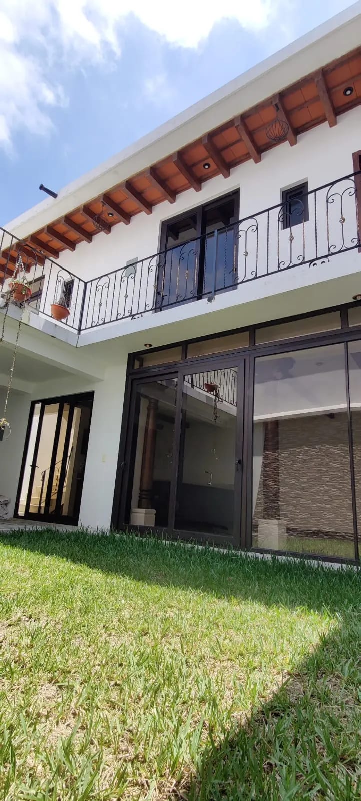 Villa San Juan hermosa casa colonial a minutos de Antigua Guatemala — Casa en Venta en Antigua, Sacatepéquez — foto 10 de 10