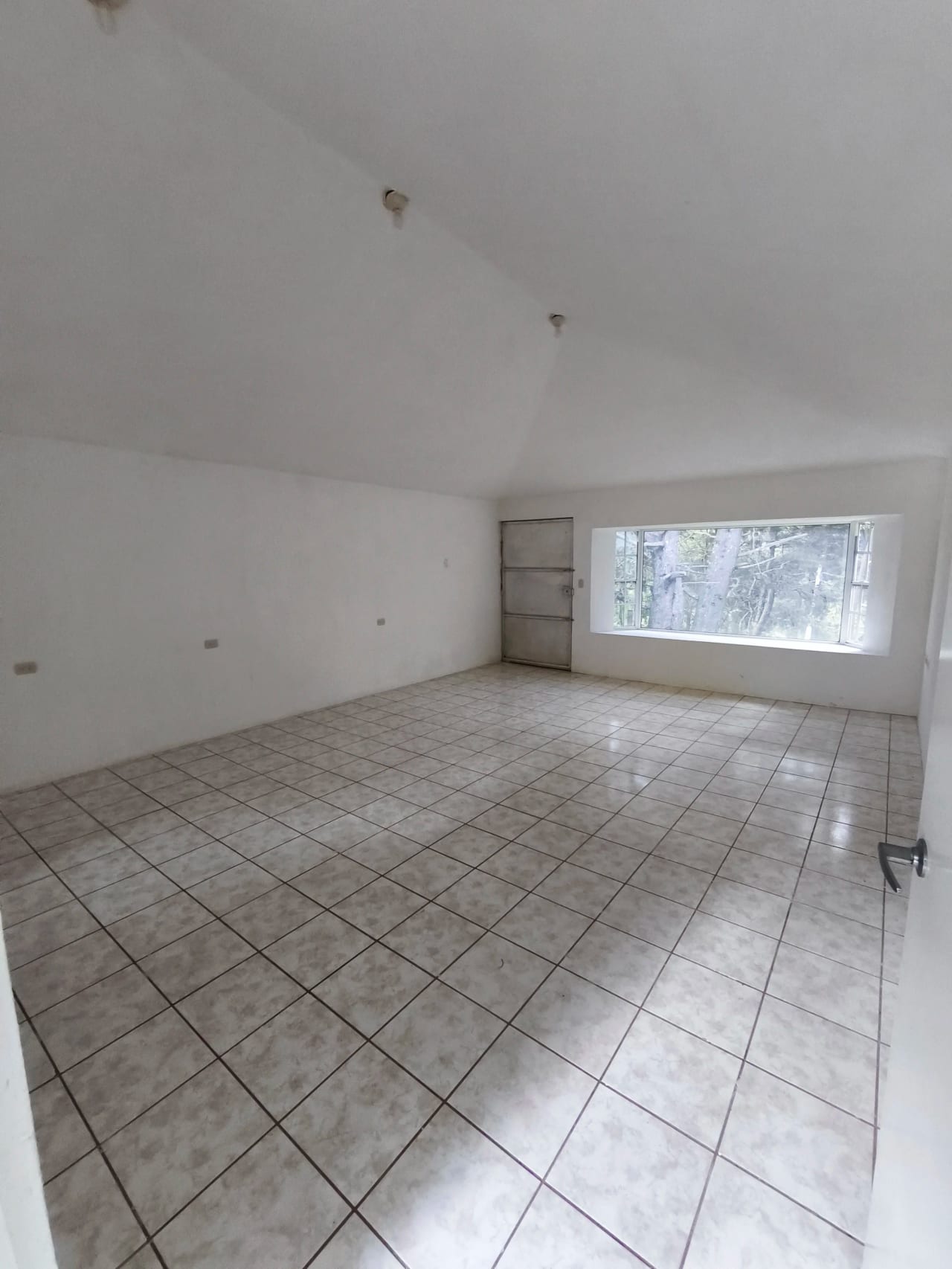 Hermosa Casa en Venta, Lomas de San Rafael, Km. 16.5 CAES — Casa en Venta en Lomas de San Rafael, Carretera a El Salvador, Guatemala, Ciudad — foto 6 de 12