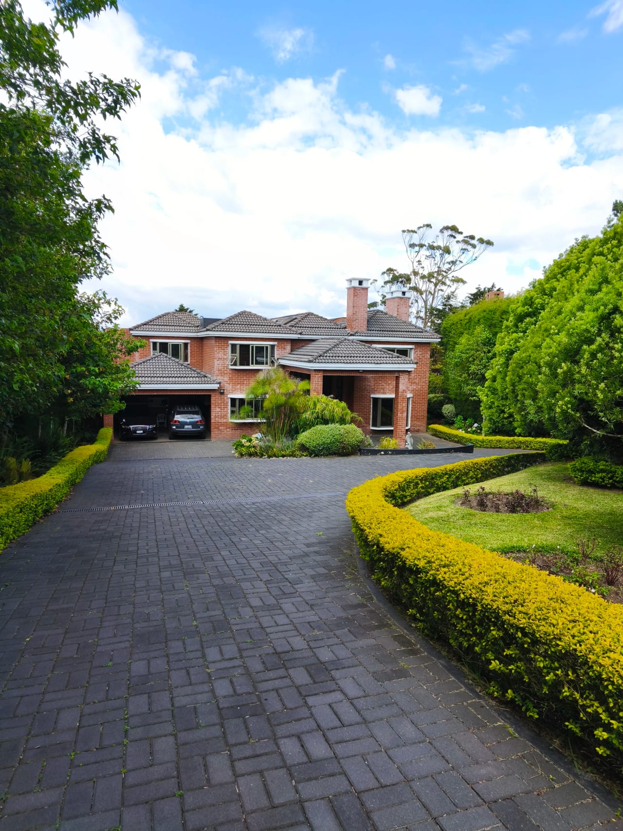 🏡 Residencia de Lujo en Venta | Cond. las Alturas 2 — Casa en Venta en Las Alturas, Carretera a El Salvador, Guatemala, Ciudad — foto 3 de 17