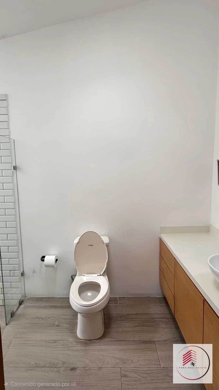 ALQUILER DE CASA EN ZONA 15 REMODELADA DE 268 M² ATRAS DE MULTIMEDICA DENTRO DE GARITA — Casa en Alquiler en Zona 15, Guatemala, Ciudad — foto 12 de 17