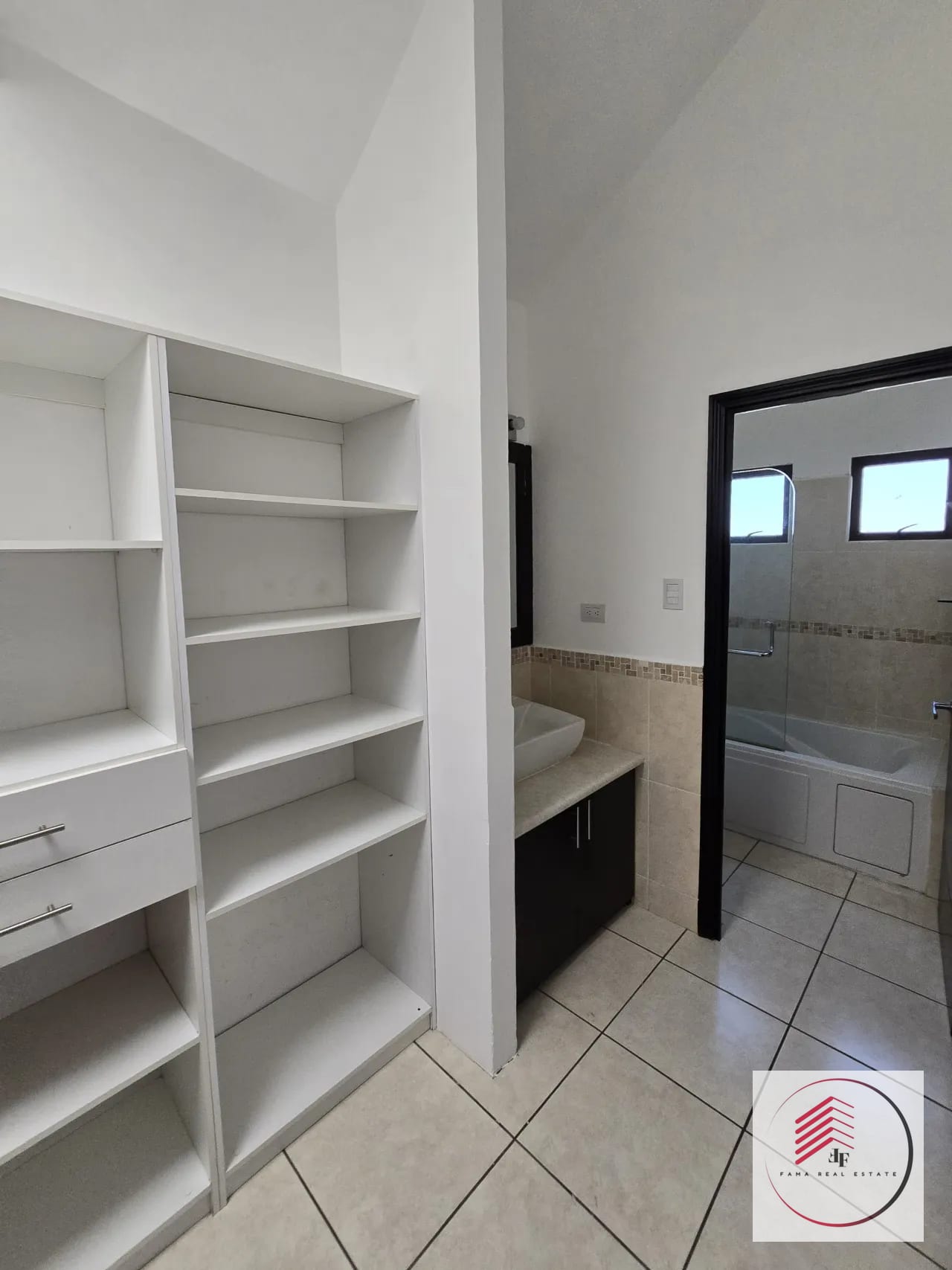 Venta de linda casa en Vistas de san Isidro Fase 1 zona 16 — Casa en Venta en San Isidro, Zona 16, Guatemala, Ciudad — foto 7 de 17