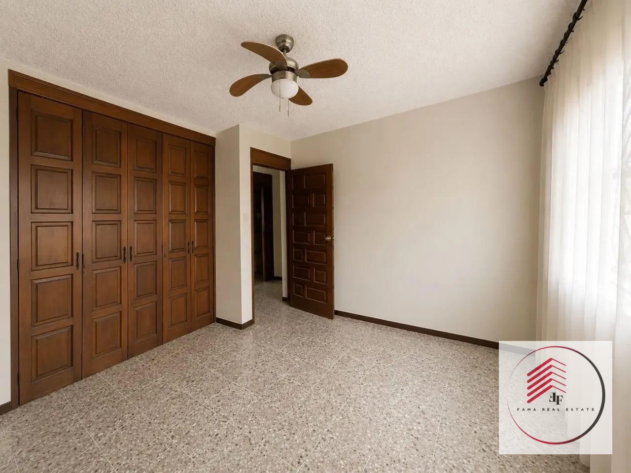 VENTA DE CASA DE DOS NIVELES EN ZONA 11 DENTRO DE GARITA — Casa en Venta en Zona 11, Guatemala, Ciudad — foto 4 de 17