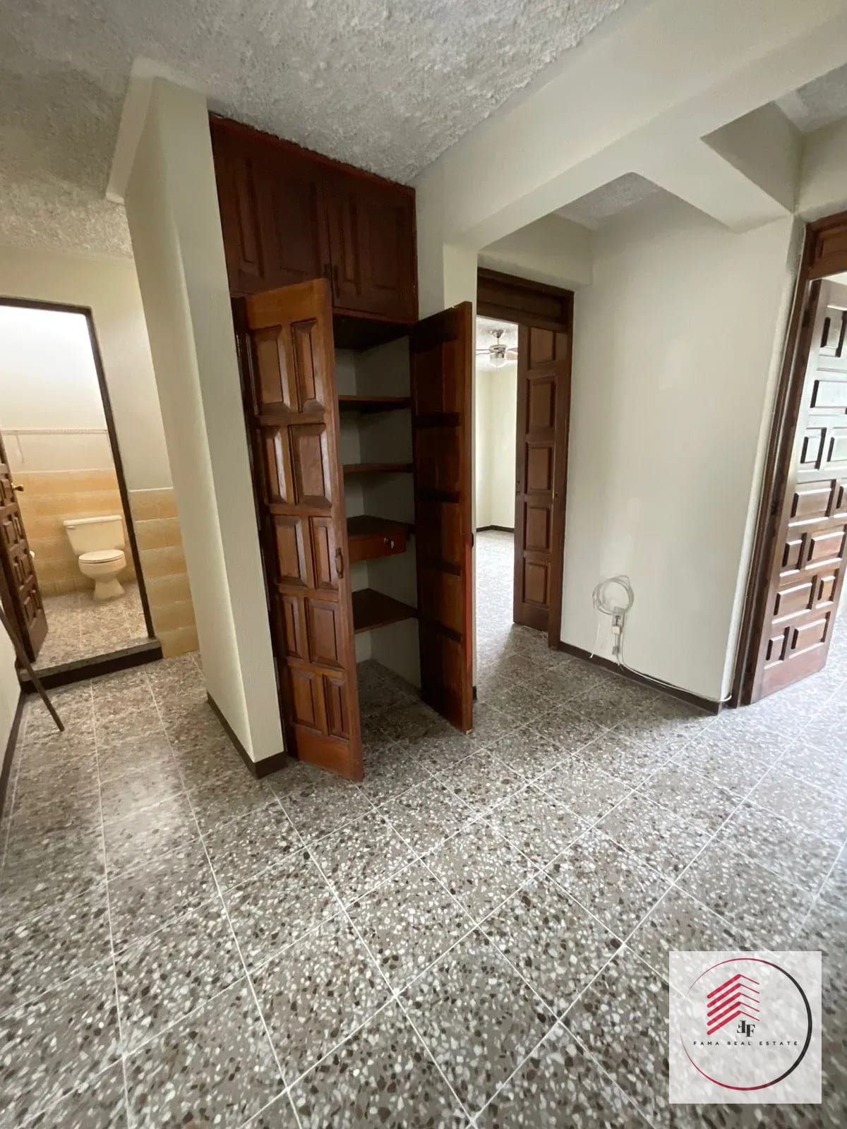 VENTA DE CASA DE DOS NIVELES EN ZONA 11 DENTRO DE GARITA — Casa en Venta en Zona 11, Guatemala, Ciudad — foto 6 de 17