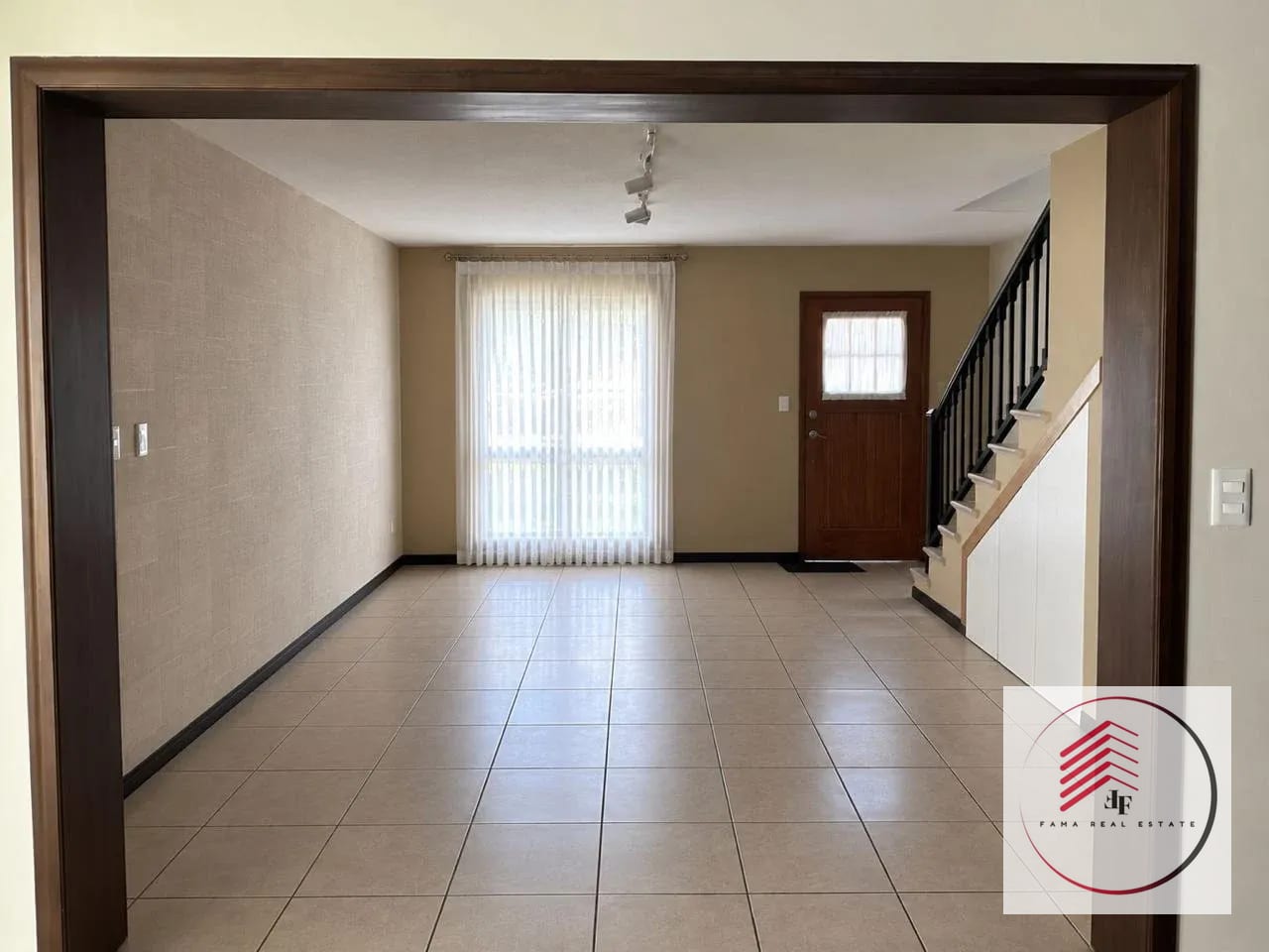 *rento Villa Serena, Condado el Naranjo, Zona 4 Mixco* — Casa en Alquiler en Zona 4 Mixco, Guatemala, Ciudad — foto 1 de 11