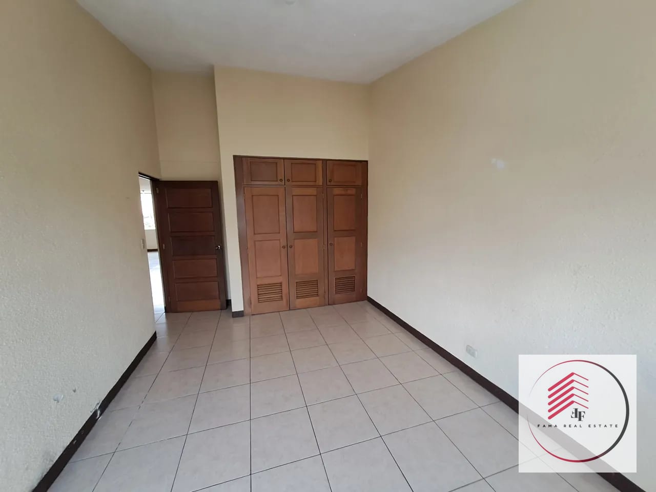 En Renta Casa en Residenciales las Brisas Clz. Mateo Flores Zona 7 — Casa en Alquiler en Zona 7, Guatemala, Ciudad — foto 3 de 17