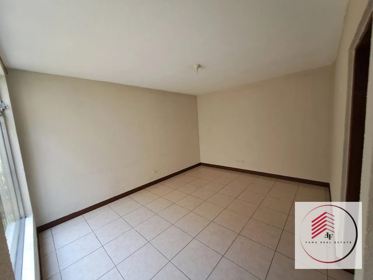 En Renta Casa en Residenciales las Brisas Clz. Mateo Flores Zona 7 — Casa en Alquiler en Zona 7, Guatemala, Ciudad — foto 4 de 17