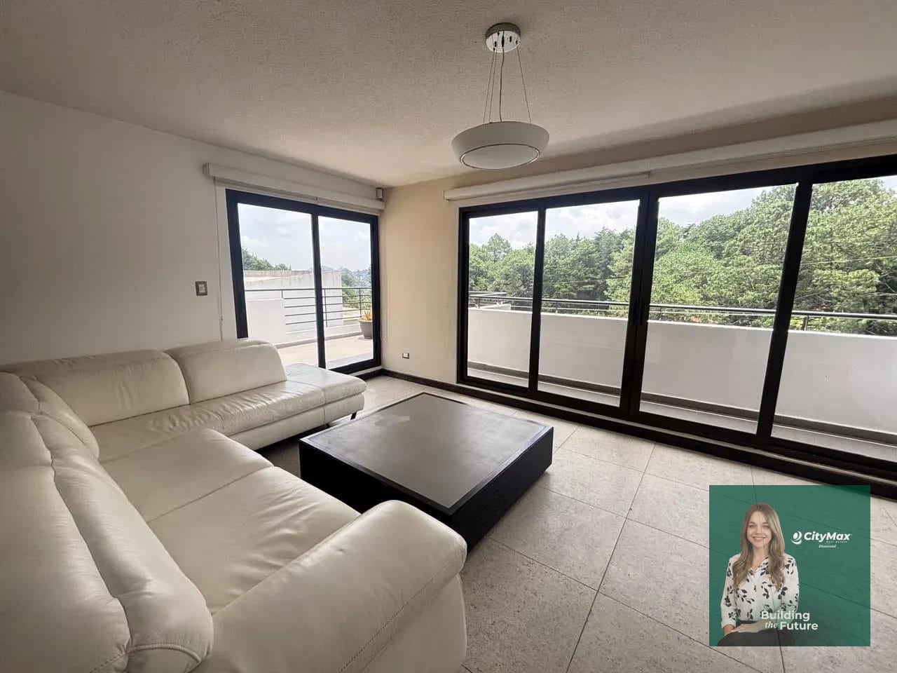Hermosa casa en venta en Carretera a El Salvador Km 18.5 — Casa en Venta en Santuaria Muxbal, Muxbal, Guatemala, Ciudad — foto 1 de 17