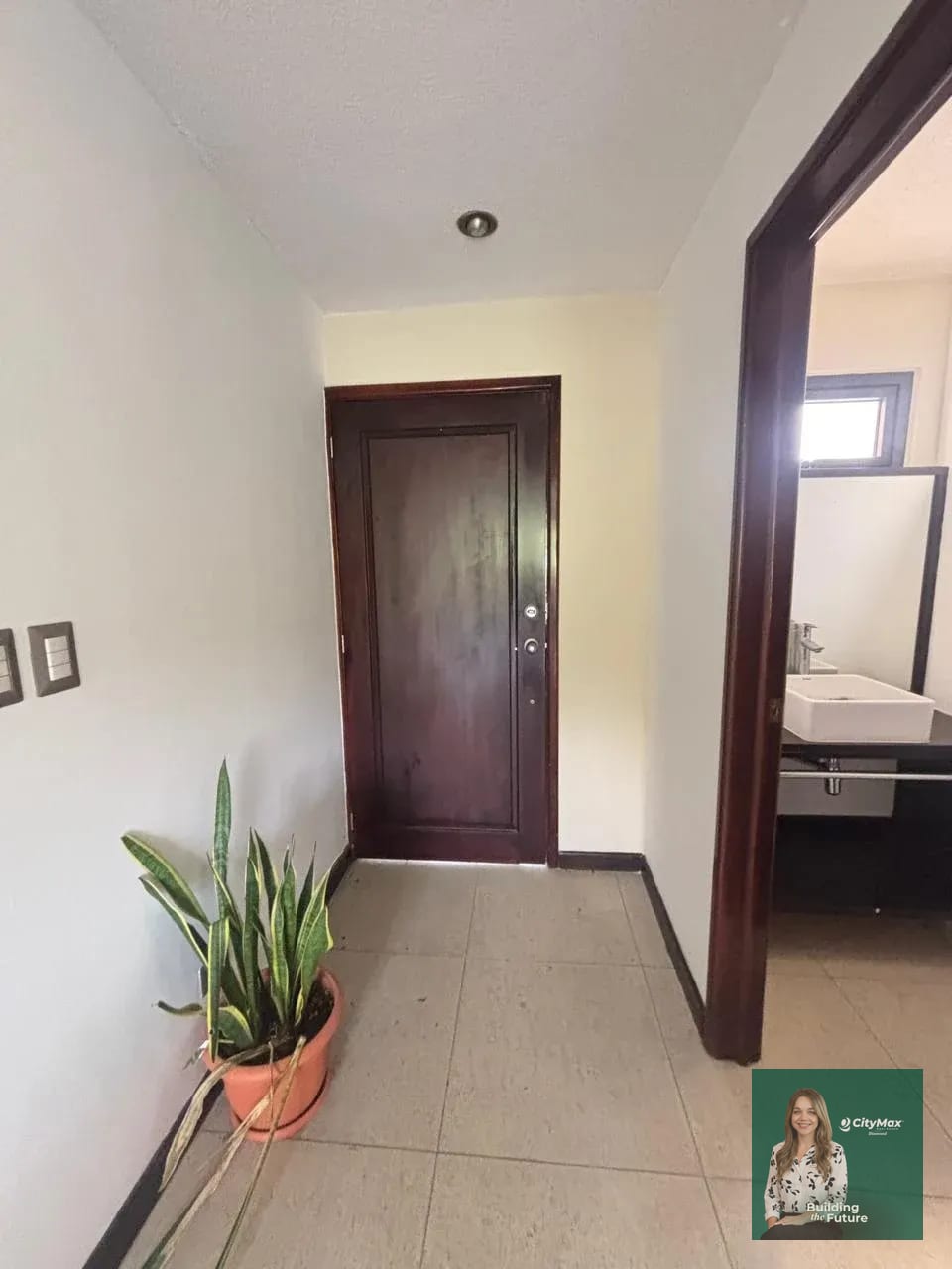 Hermosa casa en venta en Carretera a El Salvador Km 18.5 — Casa en Venta en Santuaria Muxbal, Muxbal, Guatemala, Ciudad — foto 4 de 17