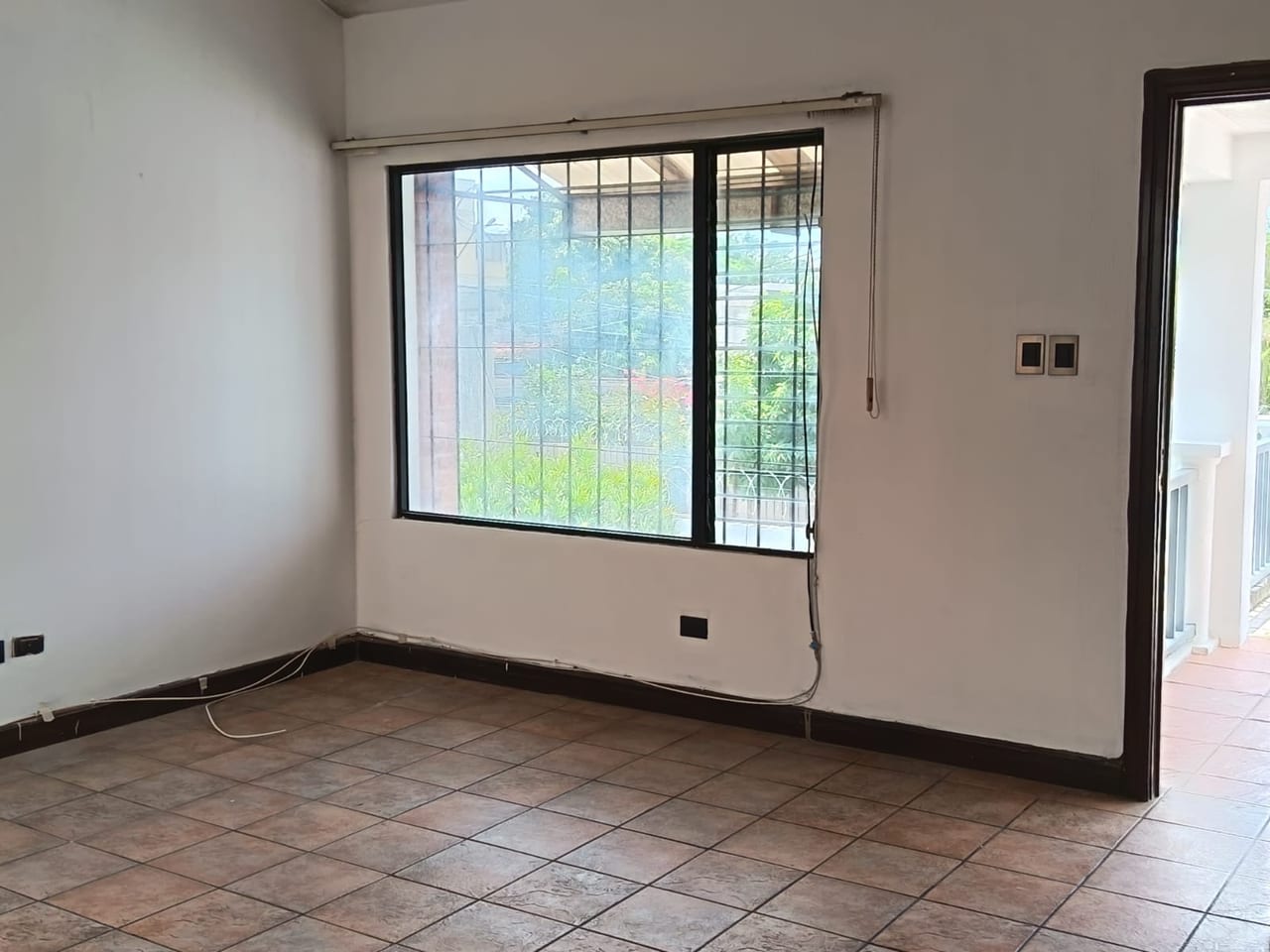Alquiler amplia casa para vivienda u oficina zona 15, Colonia Tecún Umán — Casa en Alquiler en Zona 15, Guatemala, Ciudad — foto 11 de 17