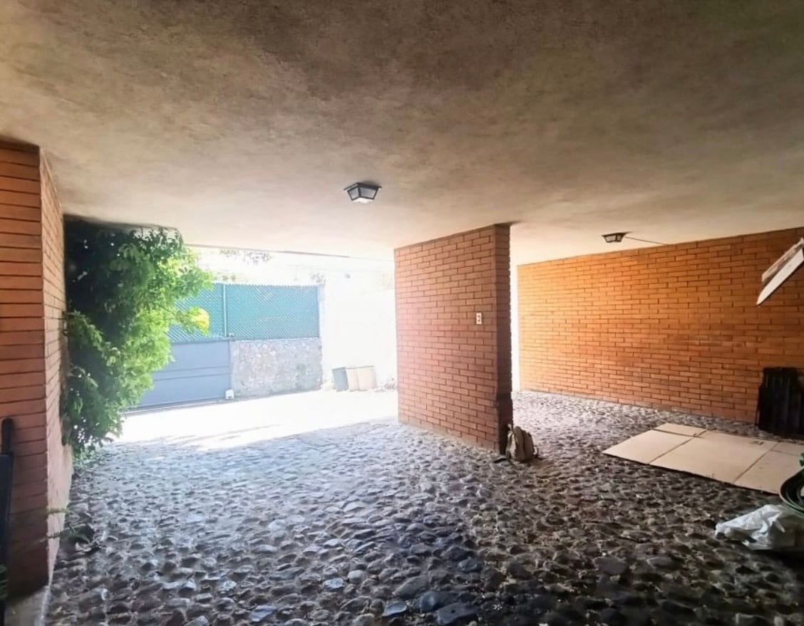 Venta de propiedad para remodelar o desarrollo en Zona 15 Vista Hermosa I — Casa en Venta en Vista Hermosa I, Zona 15, Guatemala, Ciudad — foto 2 de 8