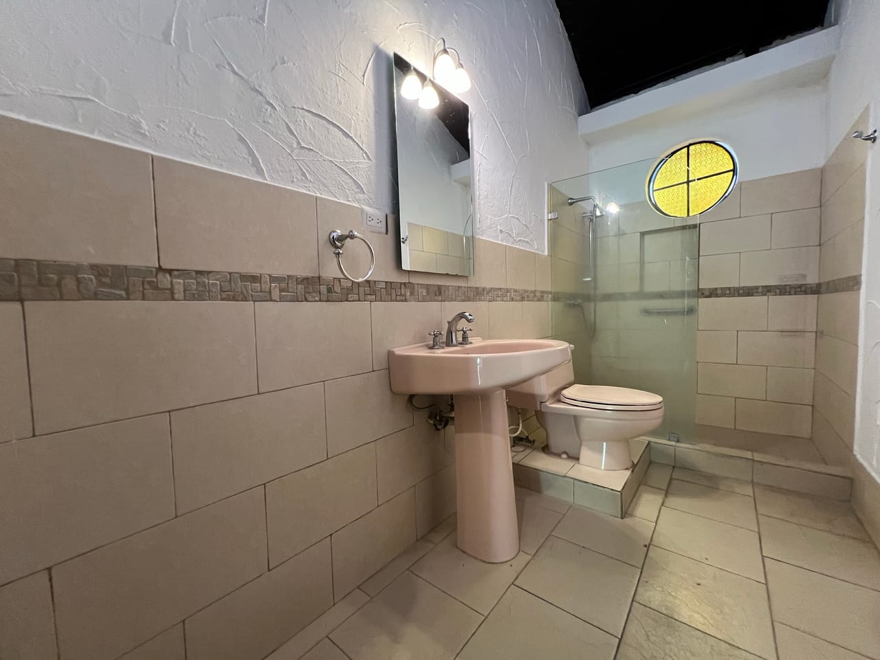 Alquiler casa de 1 Nivel y 4 Dormitorios | Terravista Km 16.5 Carr. Olmeca — Casa en Alquiler en Terravista, Carretera a El Salvador, Guatemala, Ciudad — foto 14 de 16
