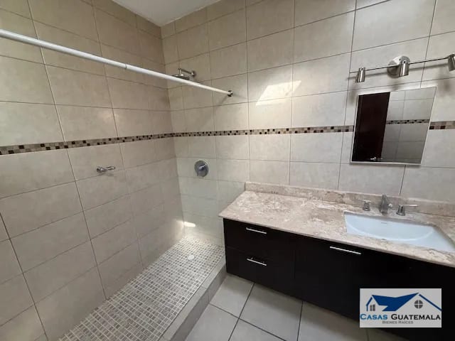 Rento casa en Zona 16 SAN ISIDRO CONDOMINIO EXCLUSIVO — Casa en Alquiler en Zona 16, Guatemala, Ciudad — foto 14 de 17